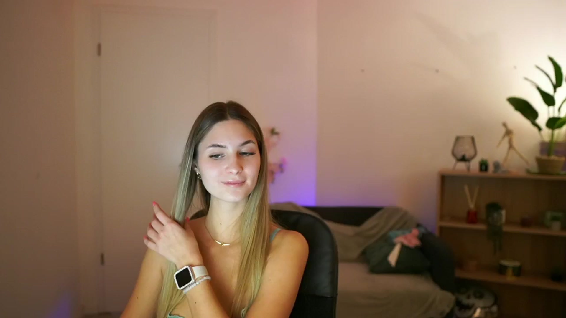 Gallery image thumbnail from CuteGirl_18's myfreecams stream on, 02/06/2025, 15:27 image 6 of 20