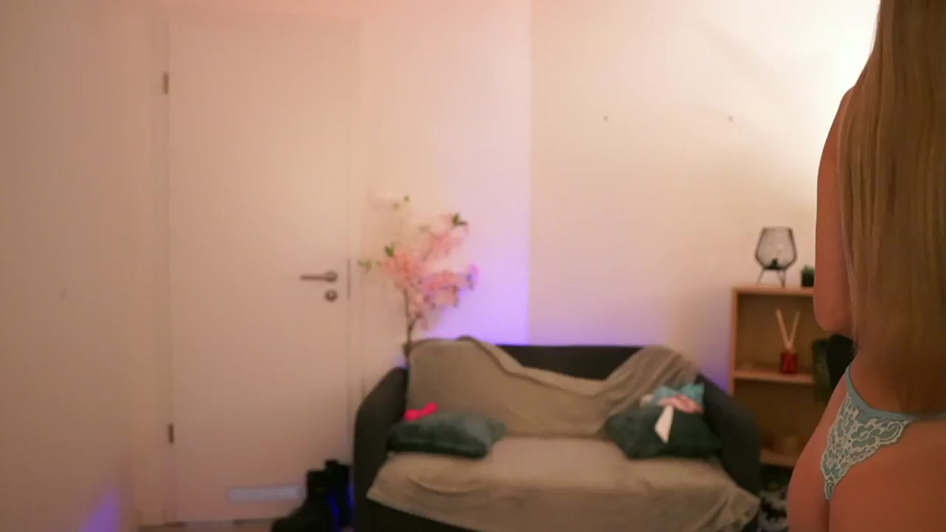Gallery image thumbnail from CuteGirl_18's myfreecams stream on, 02/06/2025, 16:59 image 18 of 20