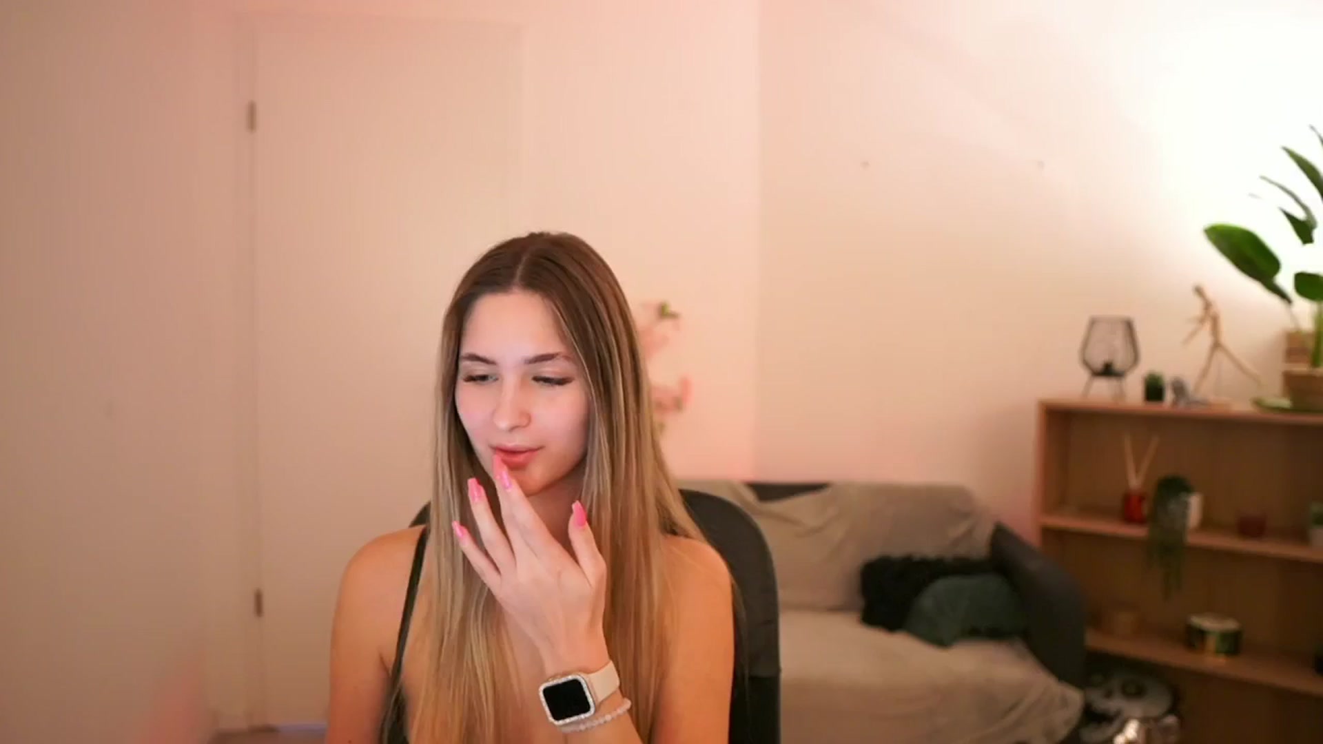 Gallery image thumbnail from CuteGirl_18's myfreecams stream on, 02/09/2025, 18:35 image 7 of 20