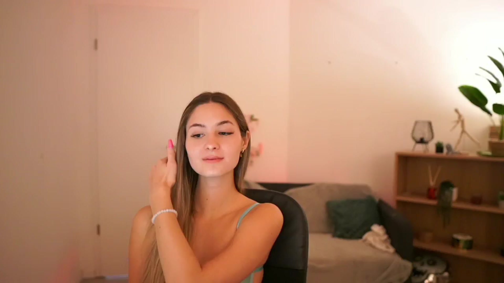 Gallery image thumbnail from CuteGirl_18's myfreecams stream on, 02/10/2025, 16:12 image 2 of 20