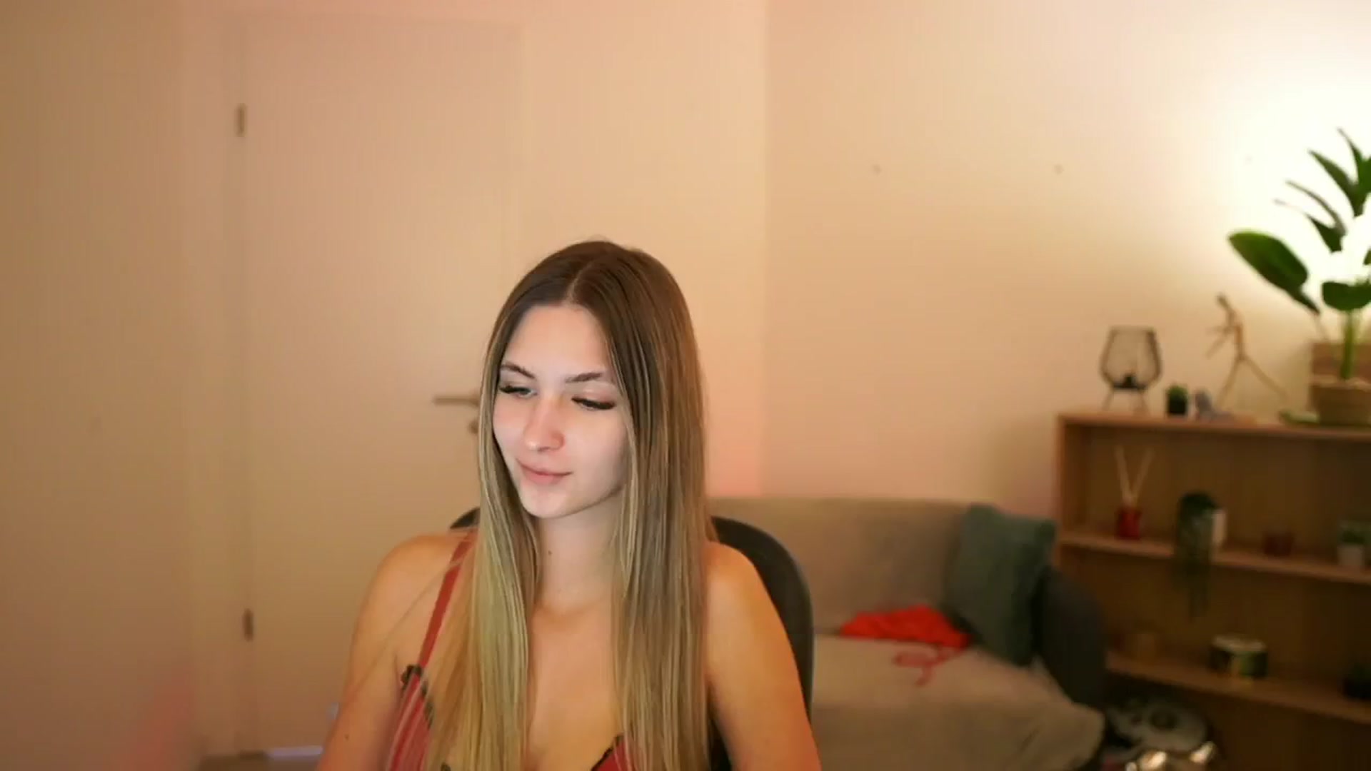 Gallery image thumbnail from CuteGirl_18's myfreecams stream on, 02/22/2025, 15:16 image 3 of 20