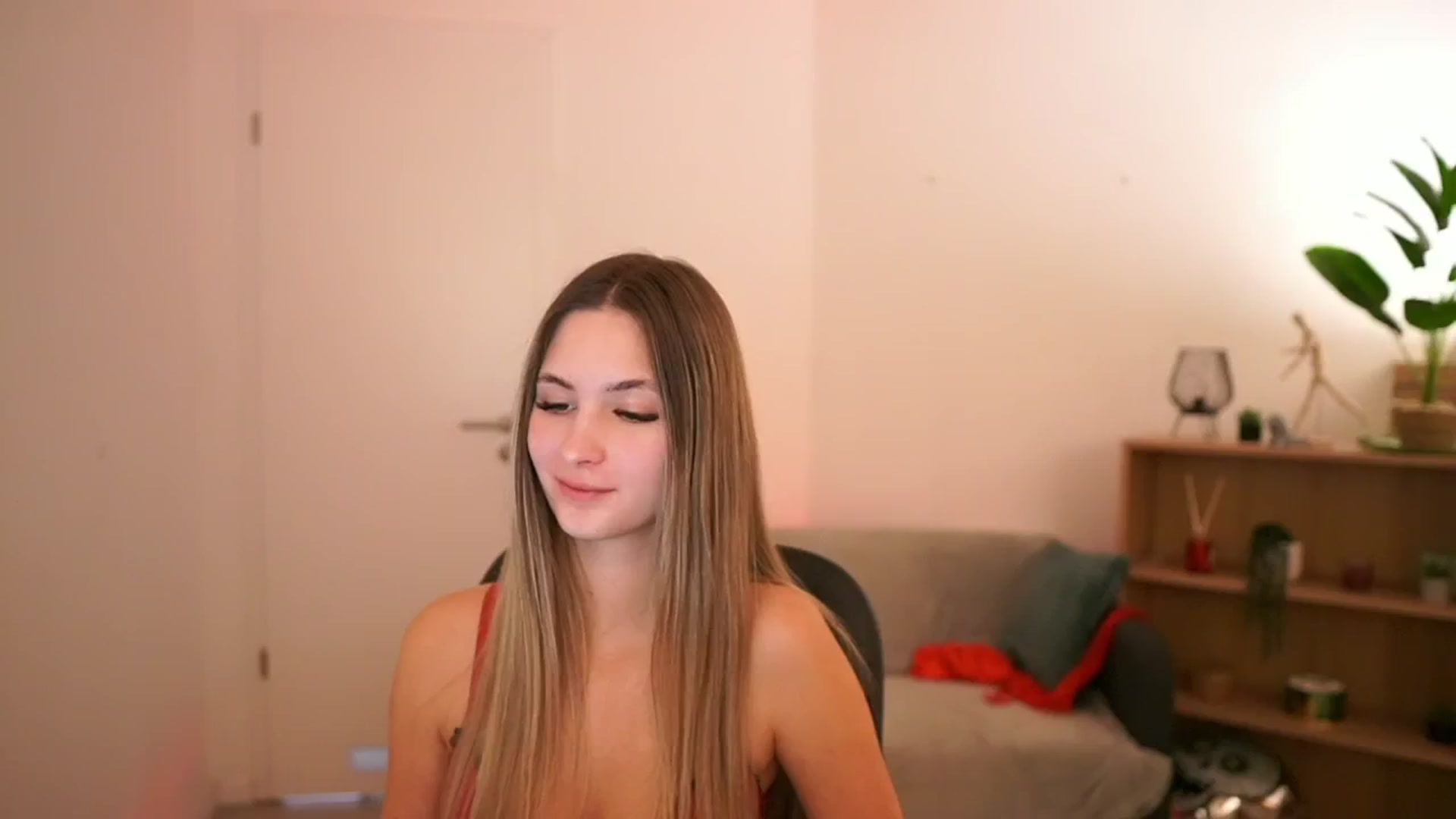Gallery image thumbnail from CuteGirl_18's myfreecams stream on, 02/22/2025, 16:54 image 8 of 20