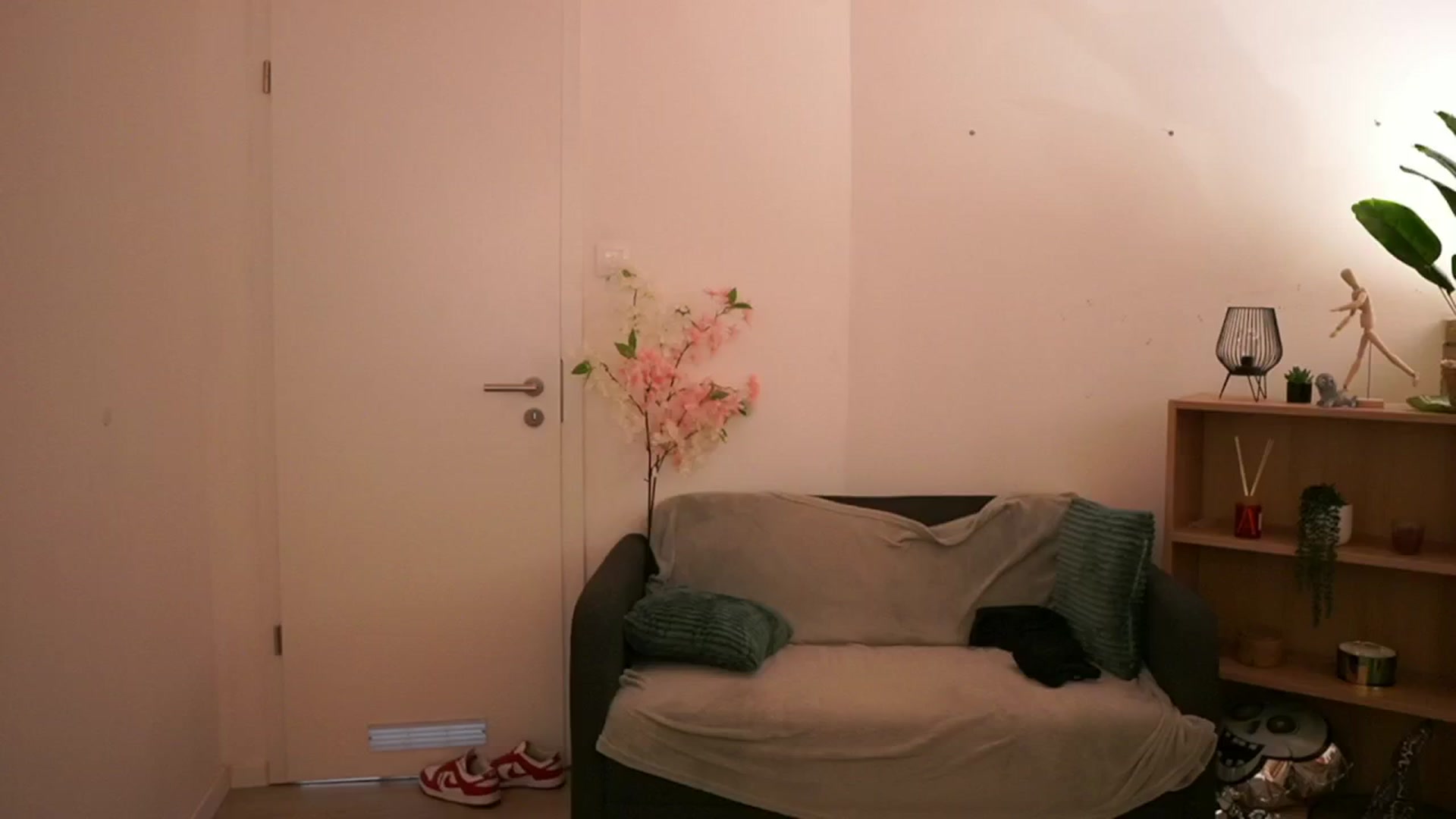 Gallery image thumbnail from CuteGirl_18's myfreecams stream on, 02/27/2025, 16:20 image 10 of 20