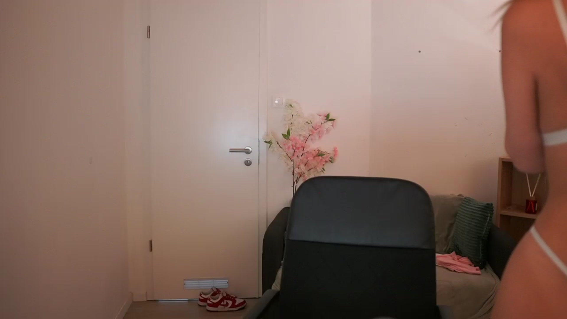 Gallery image thumbnail from CuteGirl_18's myfreecams stream on, 03/04/2025, 14:49 image 15 of 20
