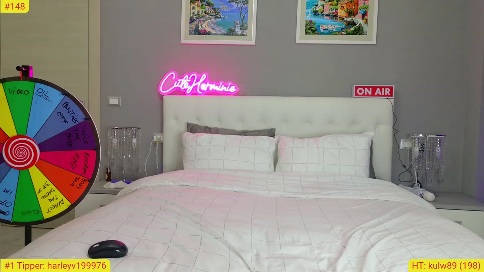 Gallery image thumbnail from CuteHerminie's myfreecams stream on, 10/18/2023, 21:34 image 10 of 20