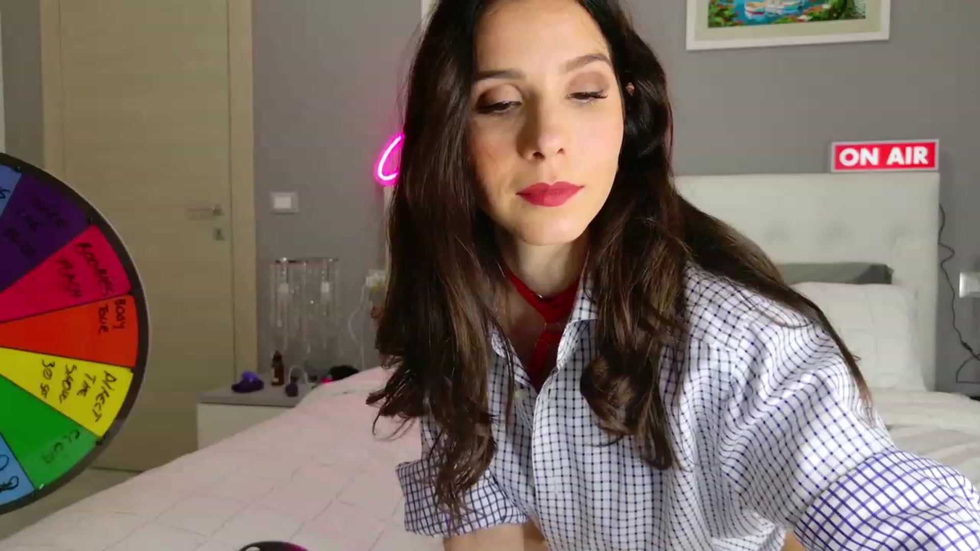 Gallery image thumbnail from CuteHerminie's myfreecams stream on, 11/06/2023, 21:20 image 18 of 20