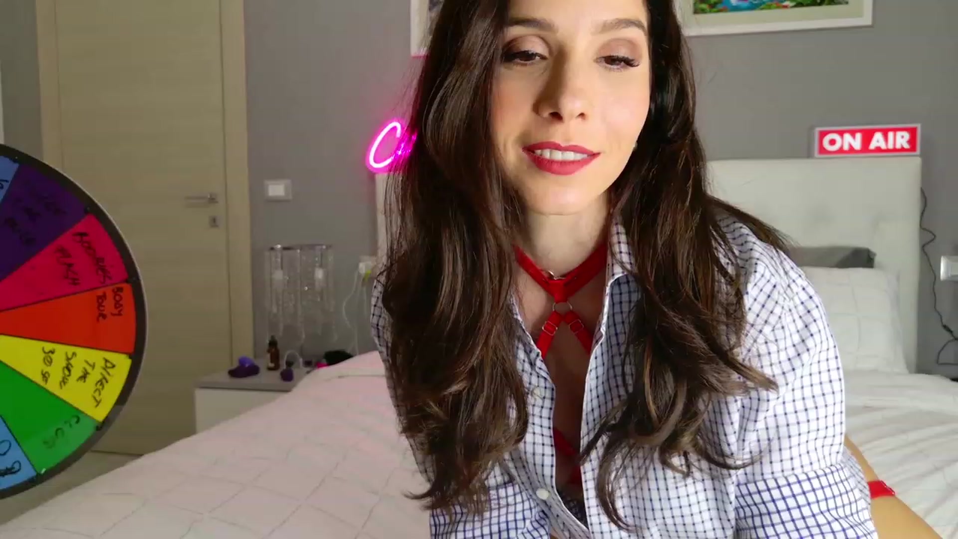 Gallery image thumbnail from CuteHerminie's myfreecams stream on, 11/06/2023, 21:20 image 10 of 20