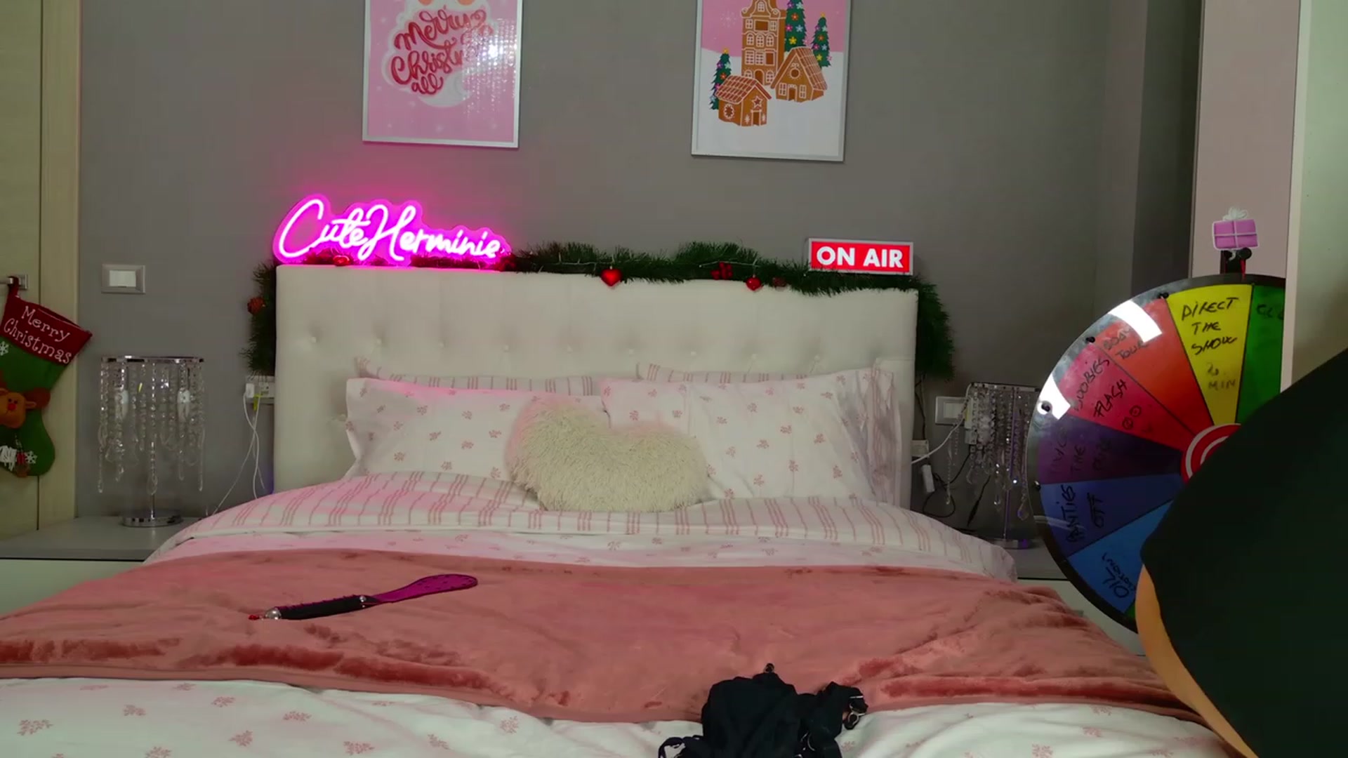Gallery image thumbnail from CuteHerminie's myfreecams stream on, 12/07/2023, 21:43 image 10 of 20