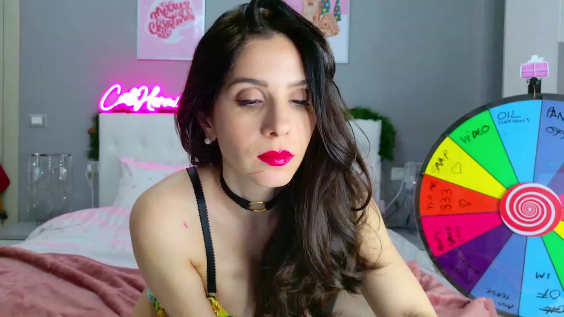 Gallery image thumbnail from CuteHerminie's myfreecams stream on, 12/13/2023, 21:30 image 12 of 20