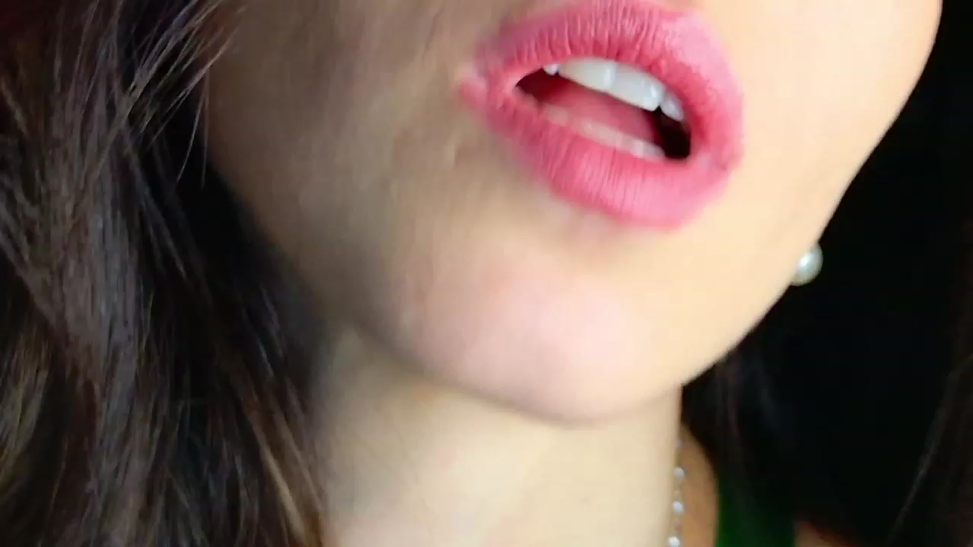 Gallery image thumbnail from CuteHerminie's myfreecams stream on, 12/18/2023, 21:51 image 14 of 20