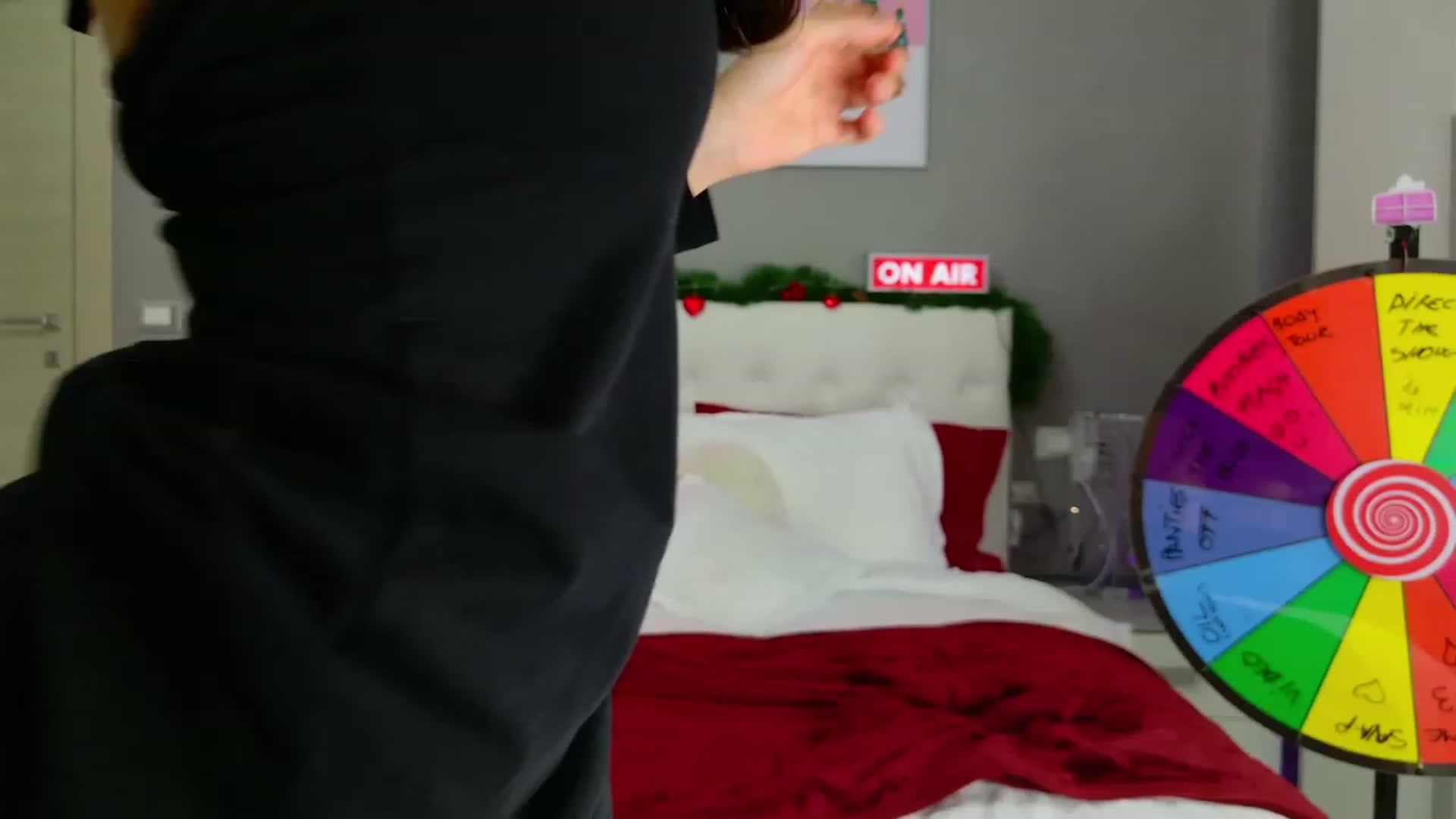 Gallery image thumbnail from CuteHerminie's myfreecams stream on, 12/19/2023, 21:47 image 8 of 20