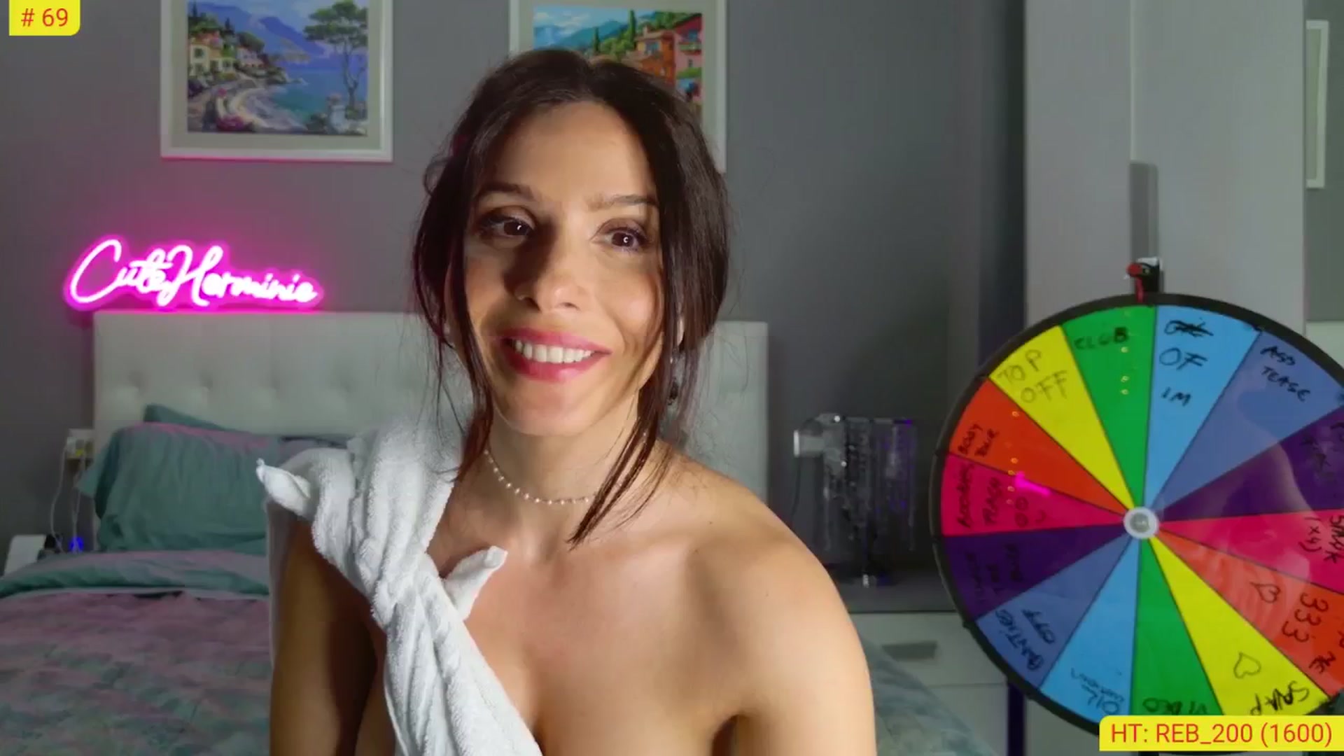 Gallery image thumbnail from CuteHerminie's myfreecams stream on, 05/19/2024, 22:06 image 11 of 20
