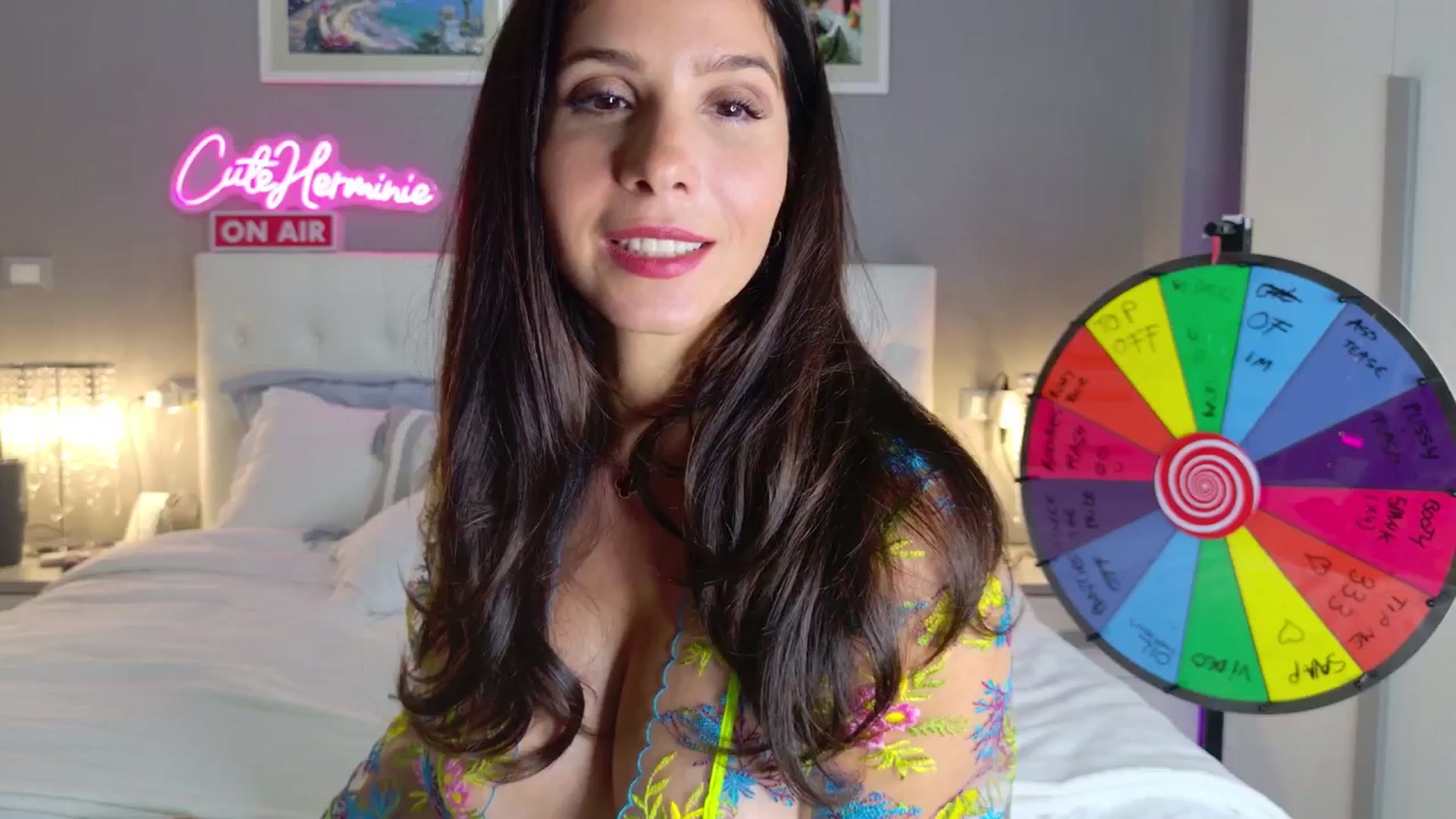 Gallery image thumbnail from CuteHerminie's myfreecams stream on, 10/04/2024, 18:44 image 20 of 20