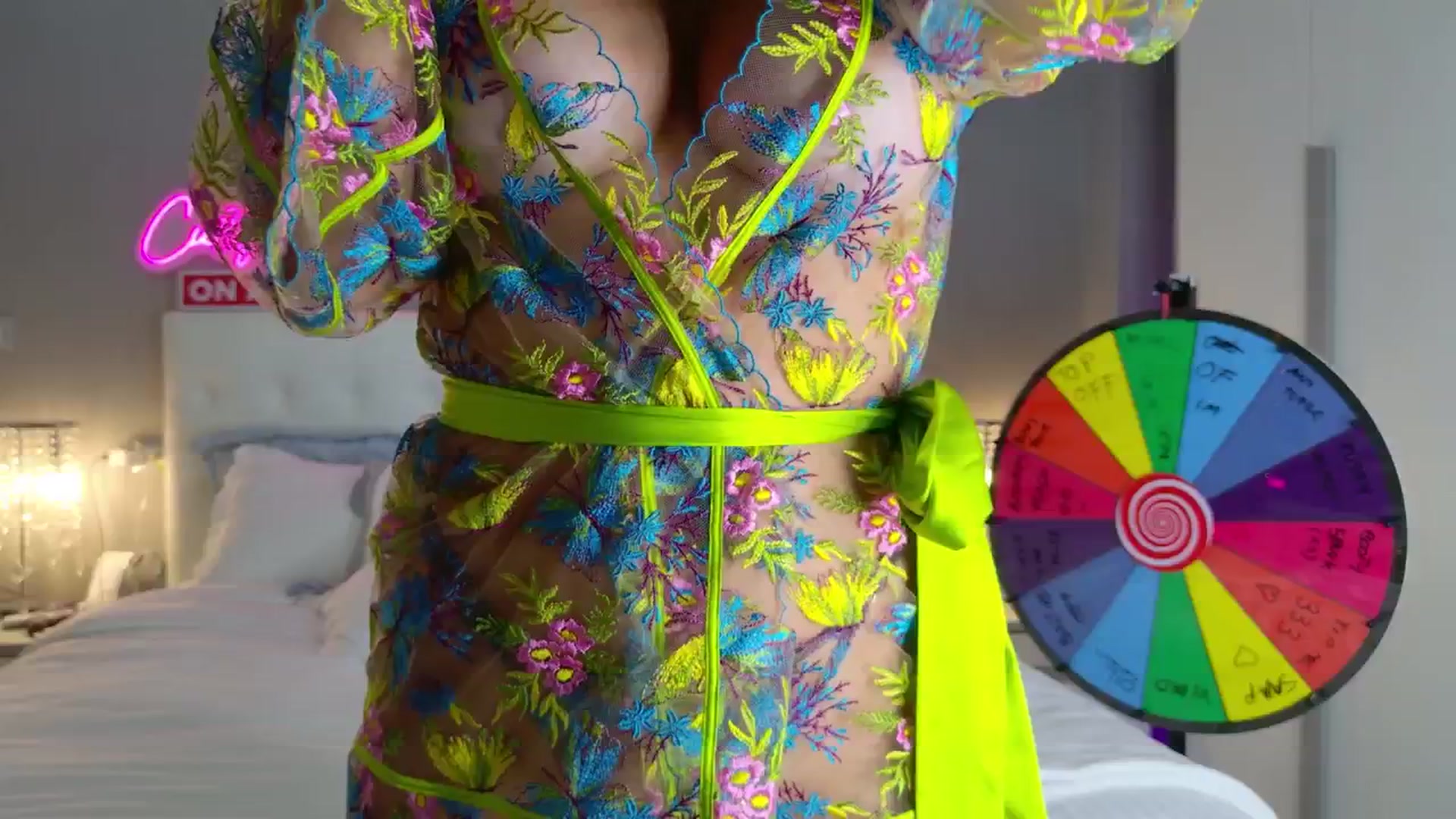 Gallery image thumbnail from CuteHerminie's myfreecams stream on, 10/04/2024, 18:44 image 6 of 20