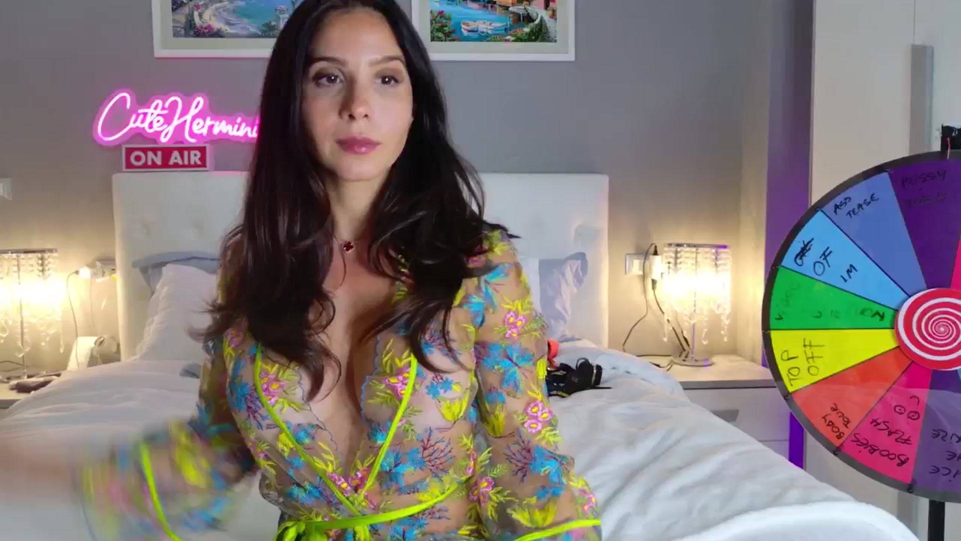 Gallery image thumbnail from CuteHerminie's myfreecams stream on, 10/04/2024, 23:56 image 1 of 20