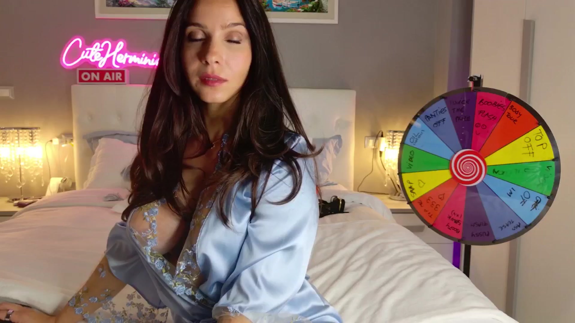 Gallery image thumbnail from CuteHerminie's myfreecams stream on, 10/05/2024, 21:45 image 14 of 20