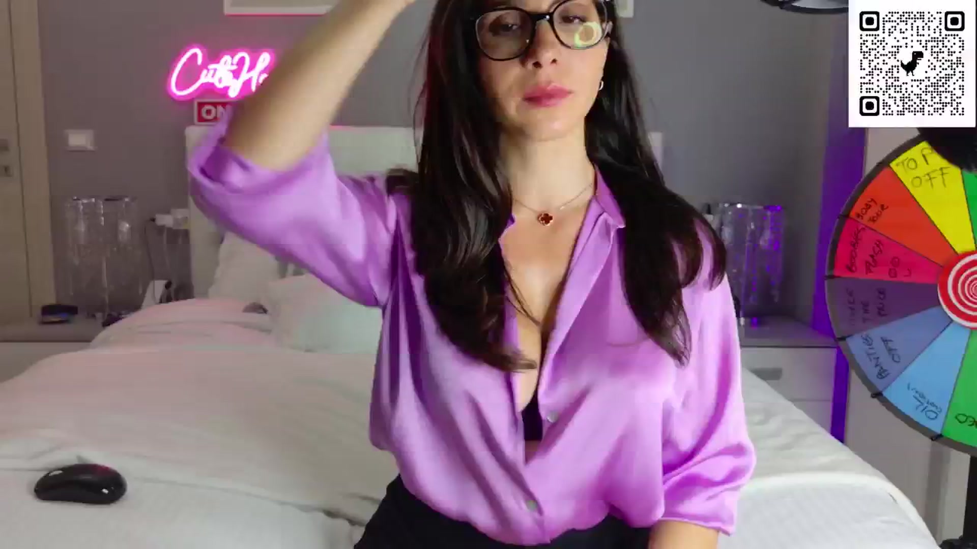 Gallery image thumbnail from CuteHerminie's myfreecams stream on, 10/10/2024, 23:56 image 8 of 20