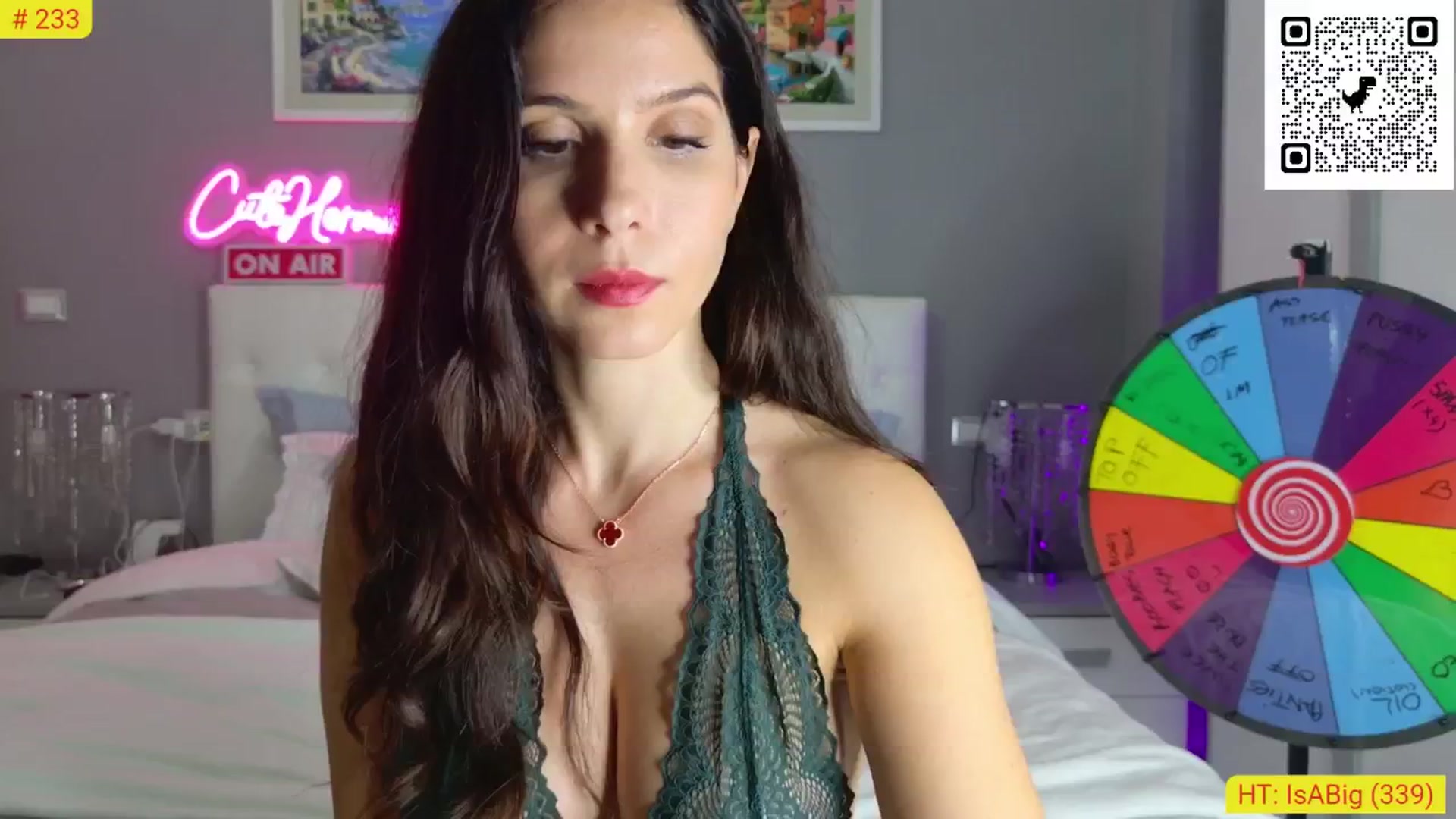 Gallery image thumbnail from CuteHerminie's myfreecams stream on, 10/24/2024, 22:14 image 16 of 20
