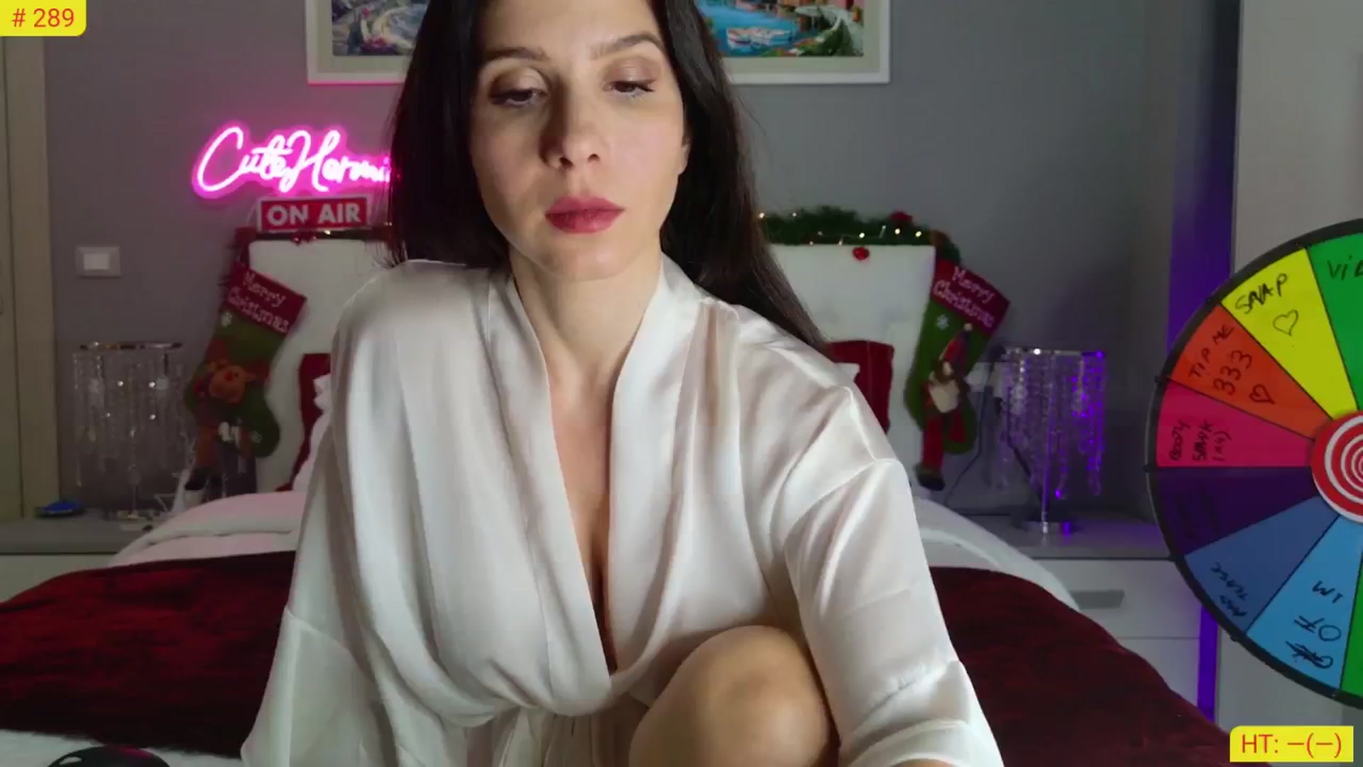Gallery image thumbnail from CuteHerminie's myfreecams stream on, 11/21/2024, 21:32 image 7 of 20