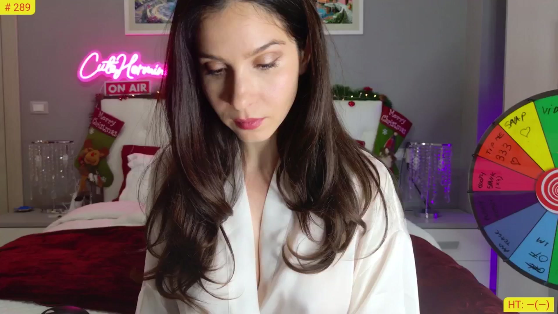 Gallery image thumbnail from CuteHerminie's myfreecams stream on, 11/21/2024, 21:32 image 10 of 20