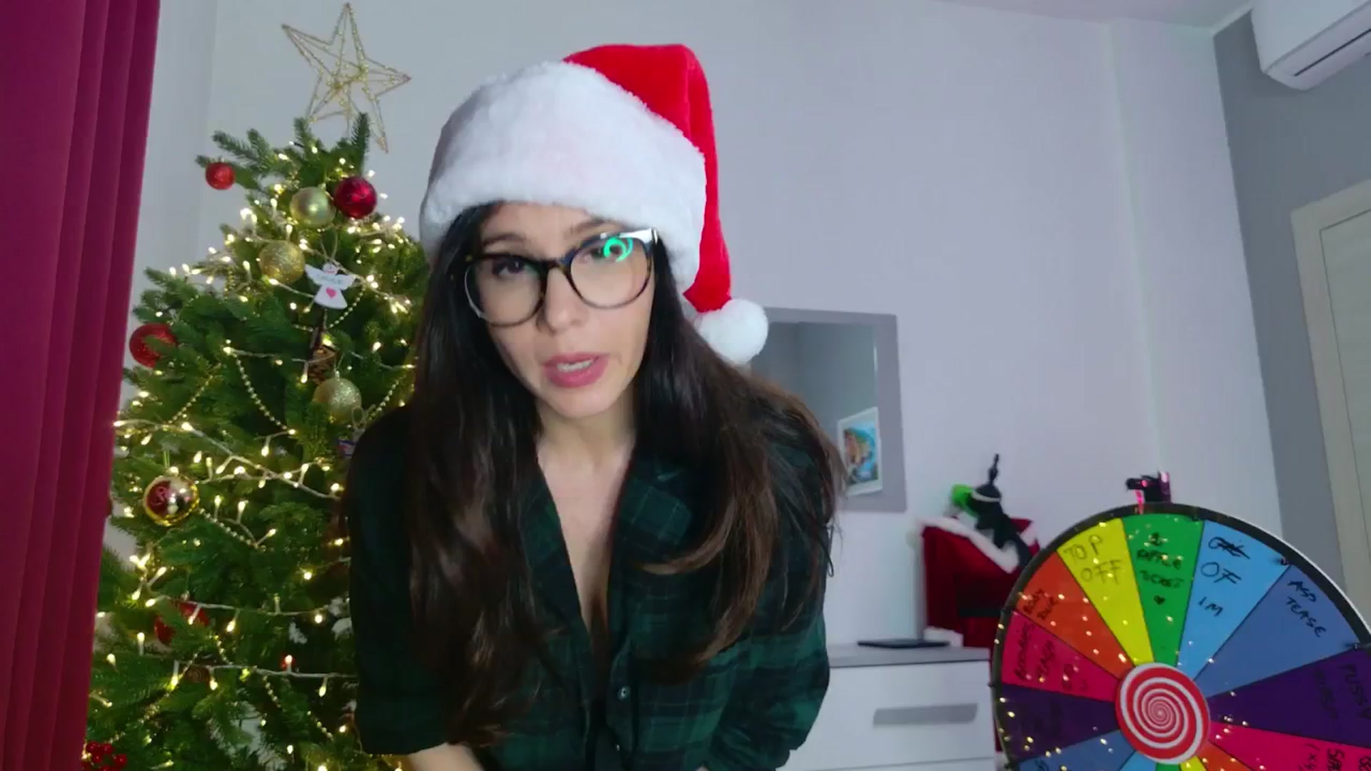 Gallery image thumbnail from CuteHerminie's myfreecams stream on, 12/09/2024, 24:19 image 19 of 20