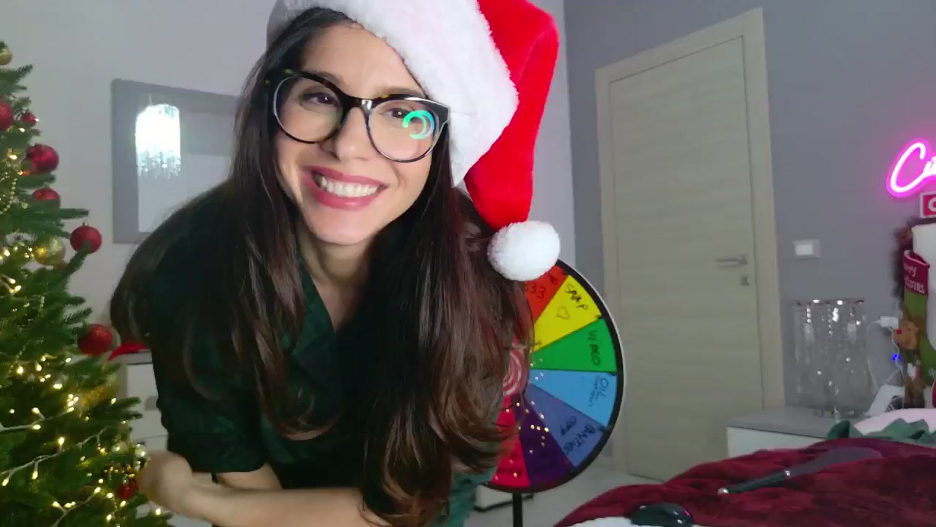 Gallery image thumbnail from CuteHerminie's myfreecams stream on, 12/09/2024, 24:19 image 18 of 20