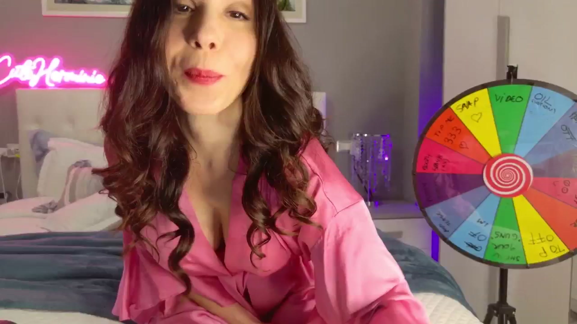 Gallery image thumbnail from CuteHerminie's myfreecams stream on, 01/20/2025, 22:10 image 12 of 20