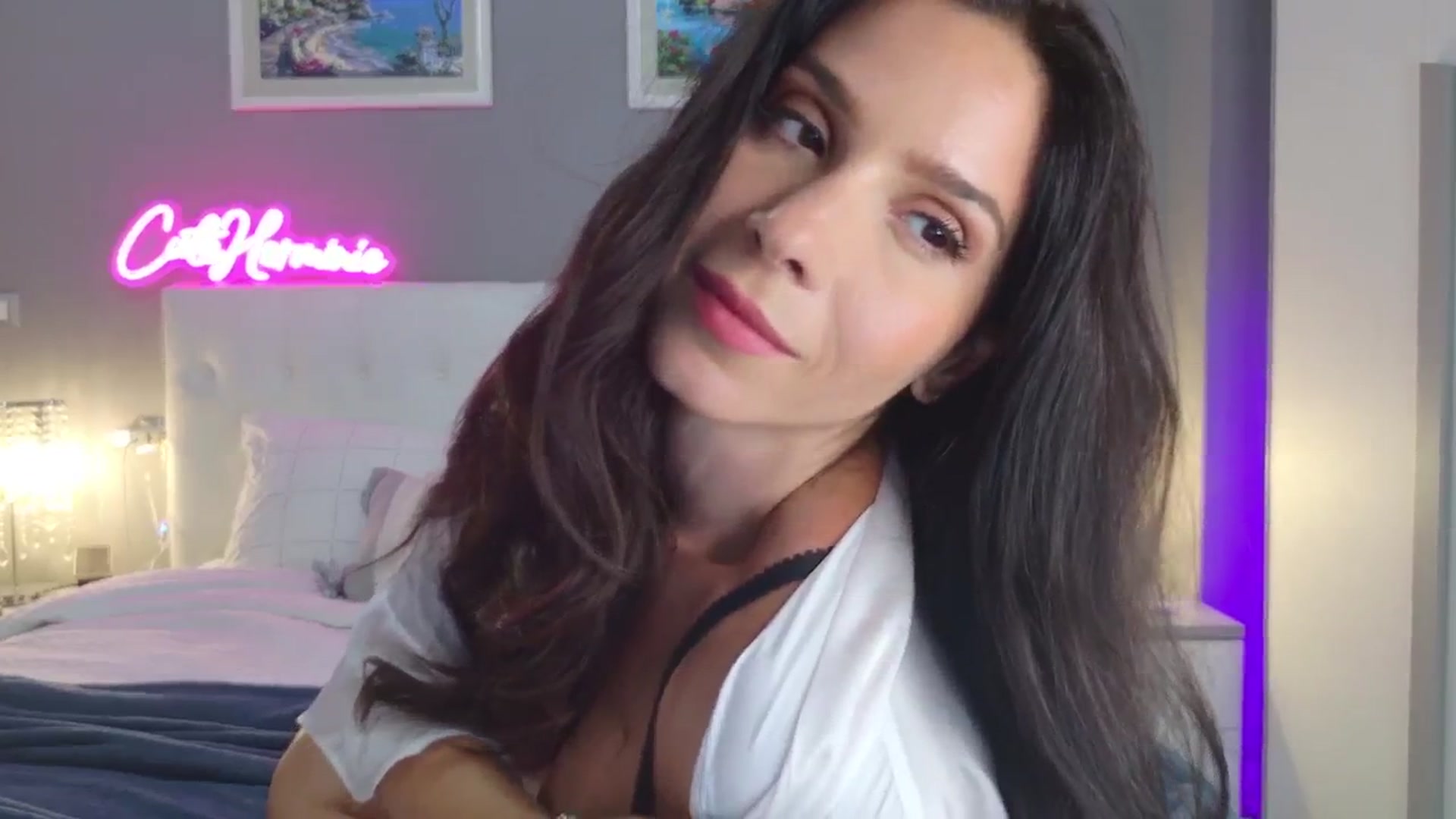 Gallery image thumbnail from CuteHerminie's myfreecams stream on, 07/14/2025, 21:03 image 8 of 20