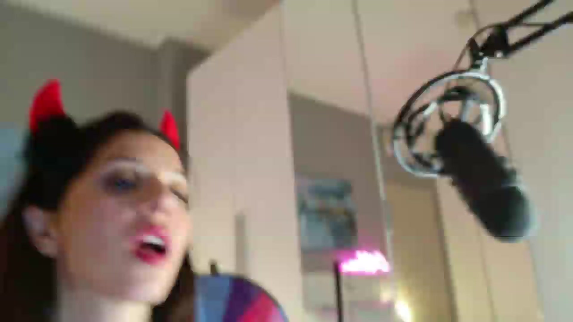 Gallery image thumbnail from CuteHerminie's myfreecams stream on, 09/16/2026, 23:22 image 20 of 20
