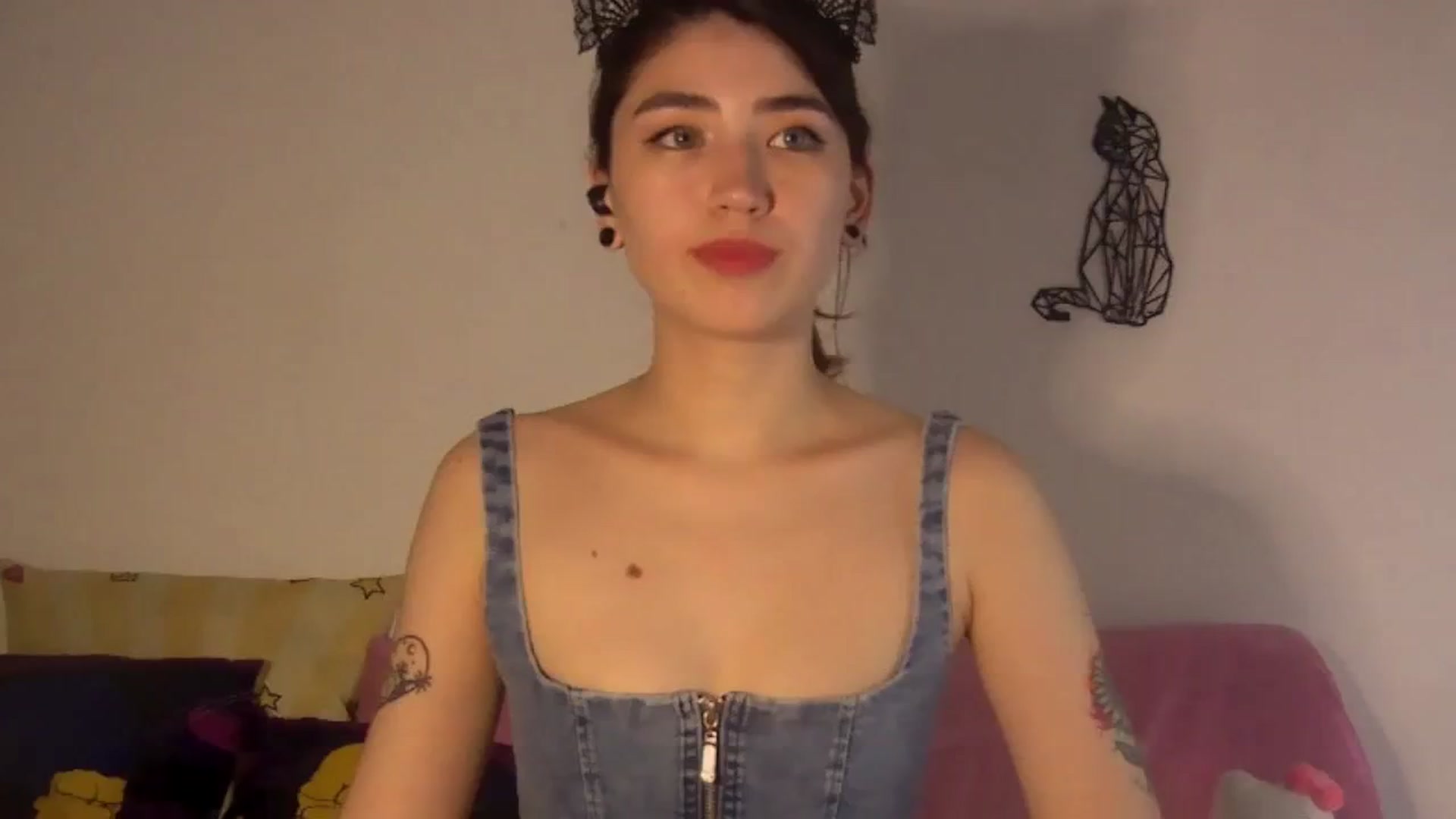 Gallery image thumbnail from CuteKitty's myfreecams stream on, 02/09/2026, 03:36 image 13 of 20
