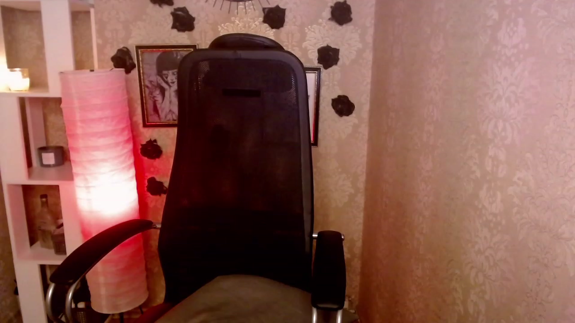 Gallery image thumbnail from CuteLilli_'s myfreecams stream on, 11/21/2022, 05:36 image 19 of 20