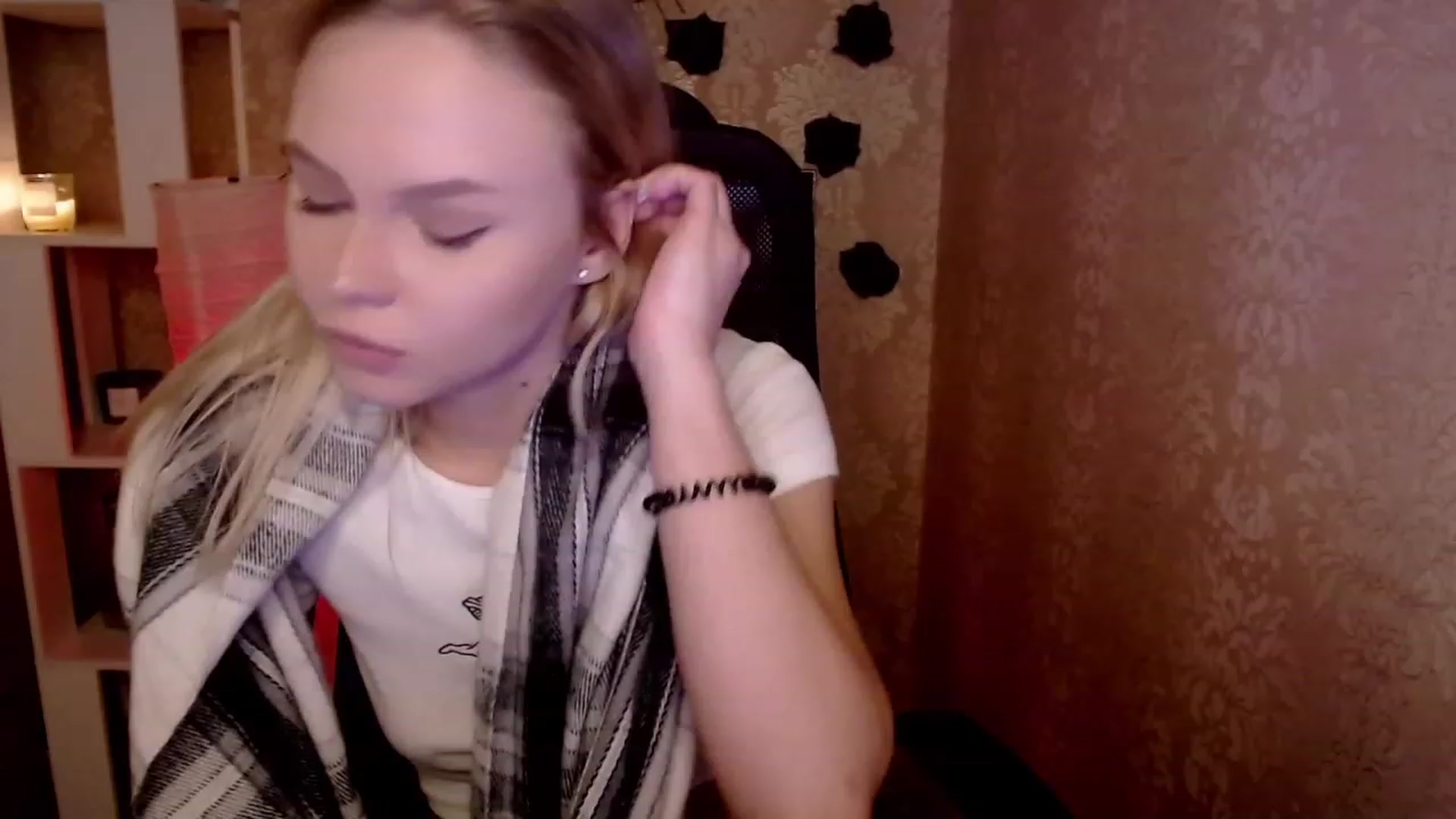 Gallery image thumbnail from CuteLilli_'s myfreecams stream on, 11/21/2022, 05:36 image 13 of 20