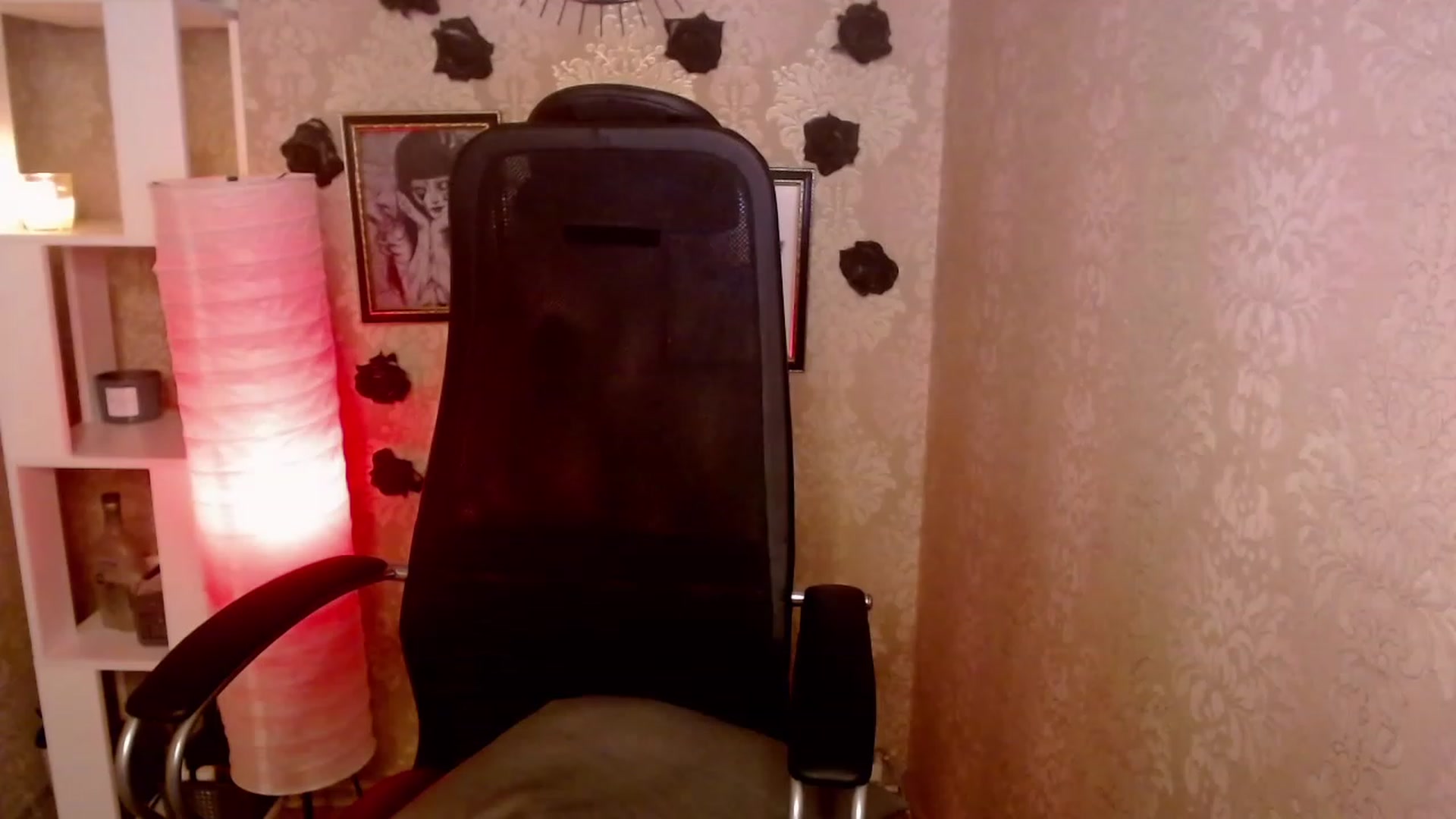 Gallery image thumbnail from CuteLilli_'s myfreecams stream on, 11/21/2022, 05:36 image 16 of 20