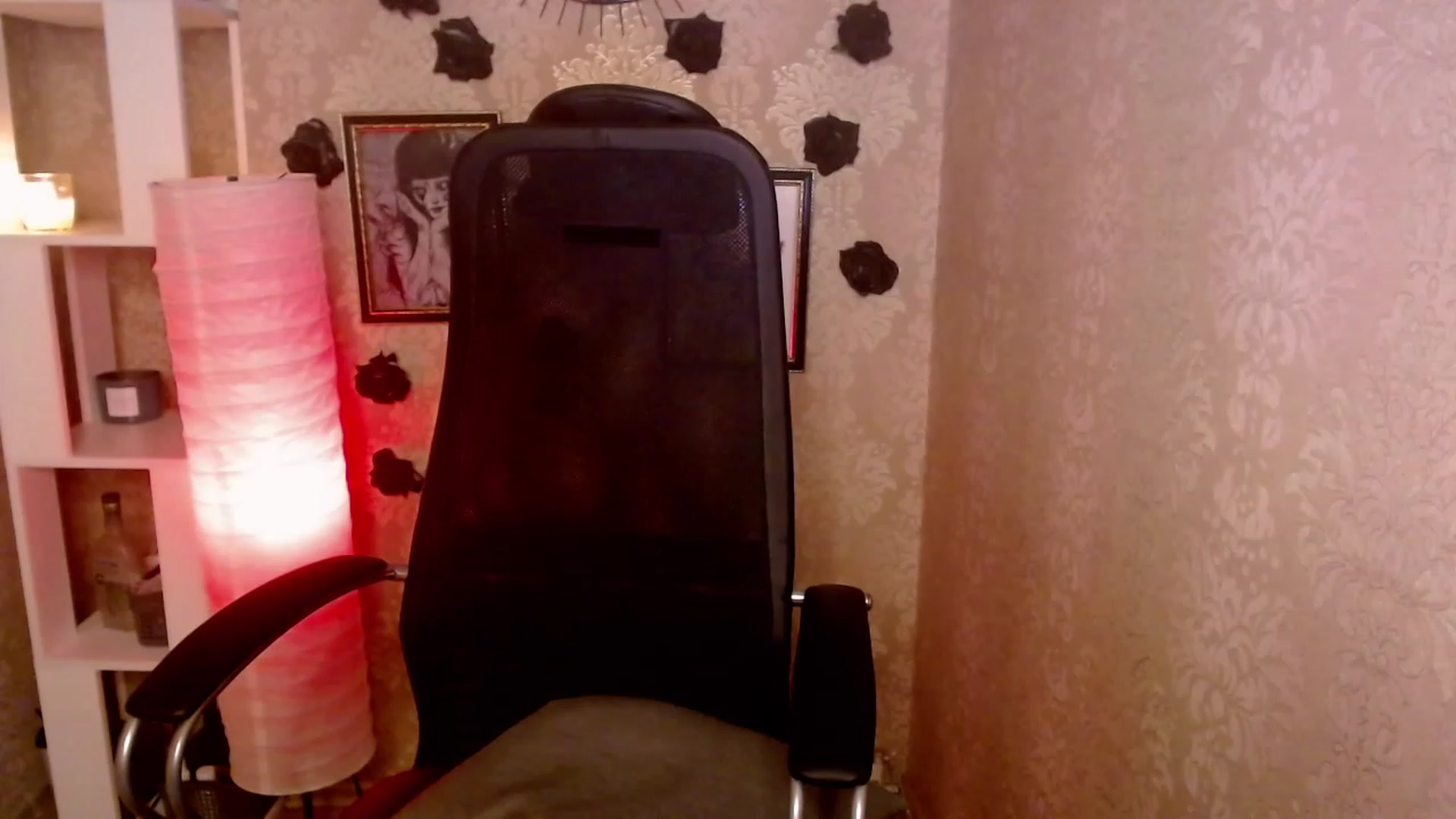 Gallery image thumbnail from CuteLilli_'s myfreecams stream on, 11/21/2022, 05:36 image 18 of 20