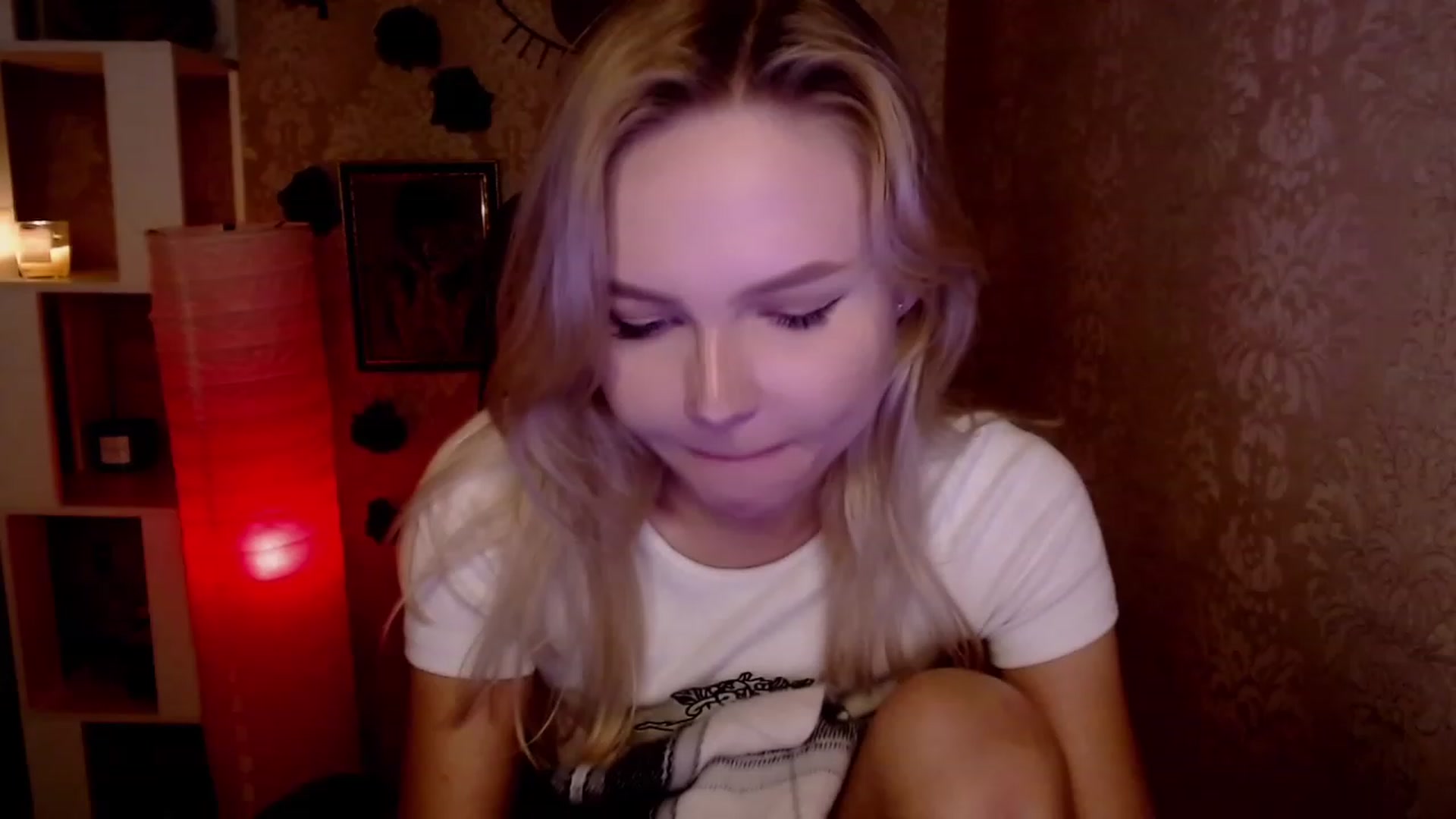 Gallery image thumbnail from CuteLilli_'s myfreecams stream on, 11/21/2022, 05:36 image 1 of 20