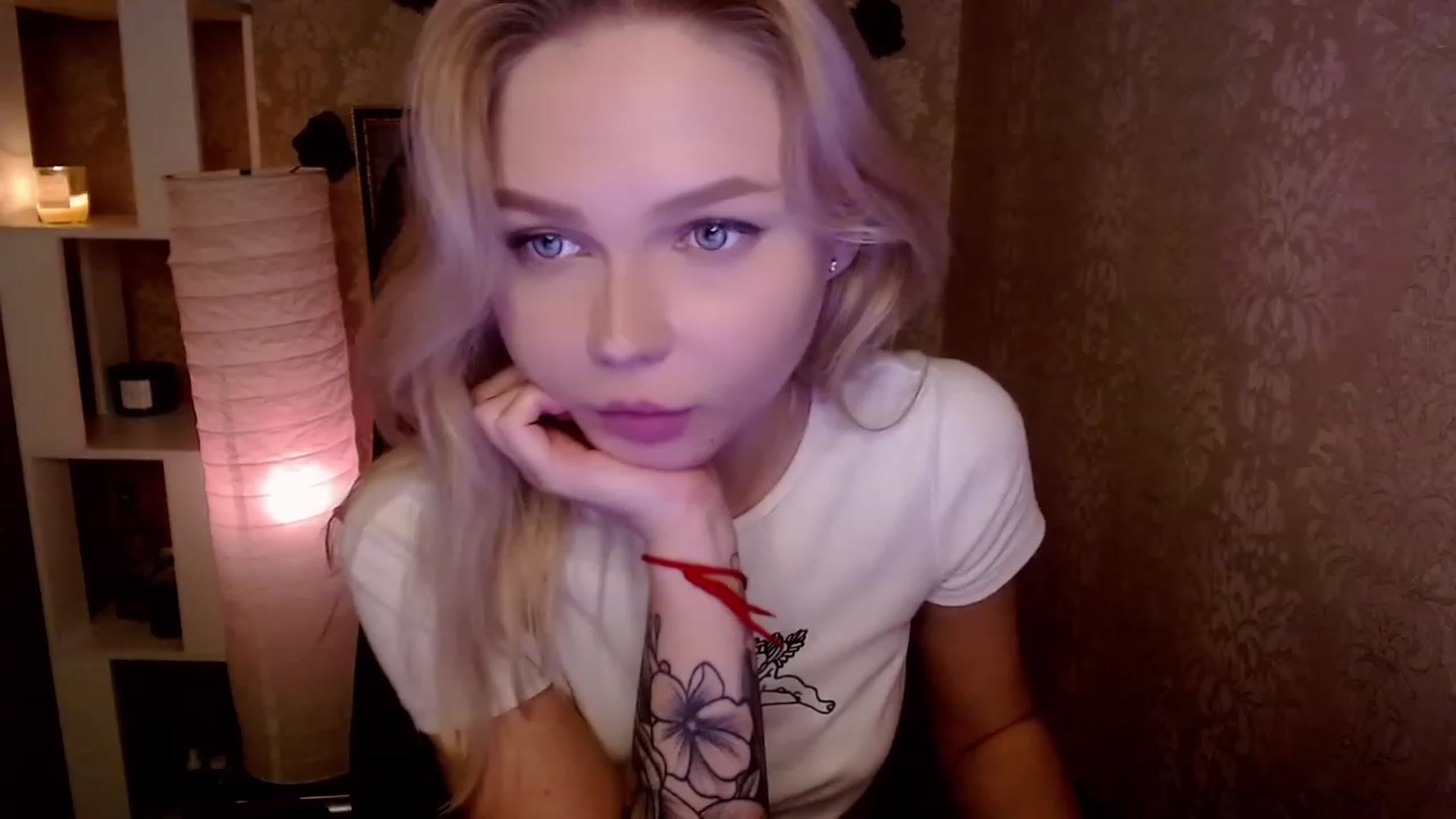 Gallery image thumbnail from CuteLilli_'s myfreecams stream on, 11/21/2022, 06:59 image 17 of 20