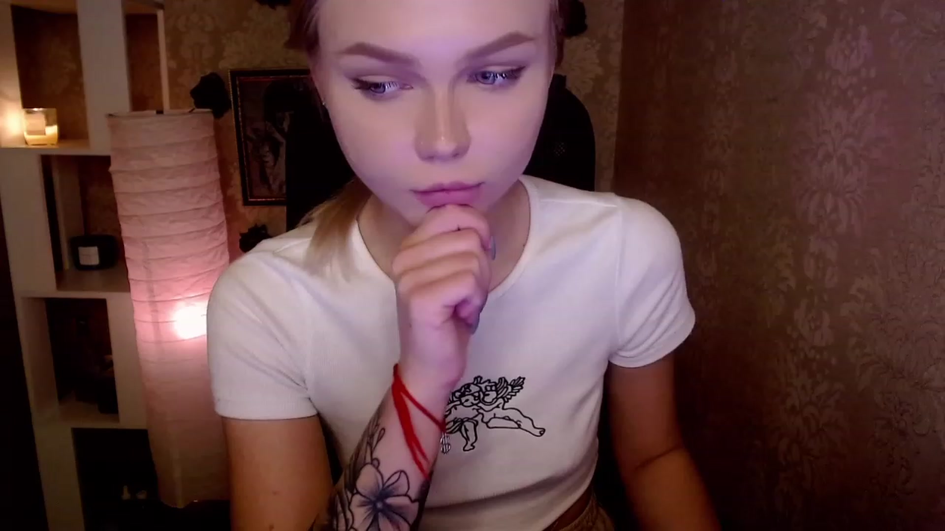 Gallery image thumbnail from CuteLilli_'s myfreecams stream on, 11/21/2022, 06:59 image 6 of 20