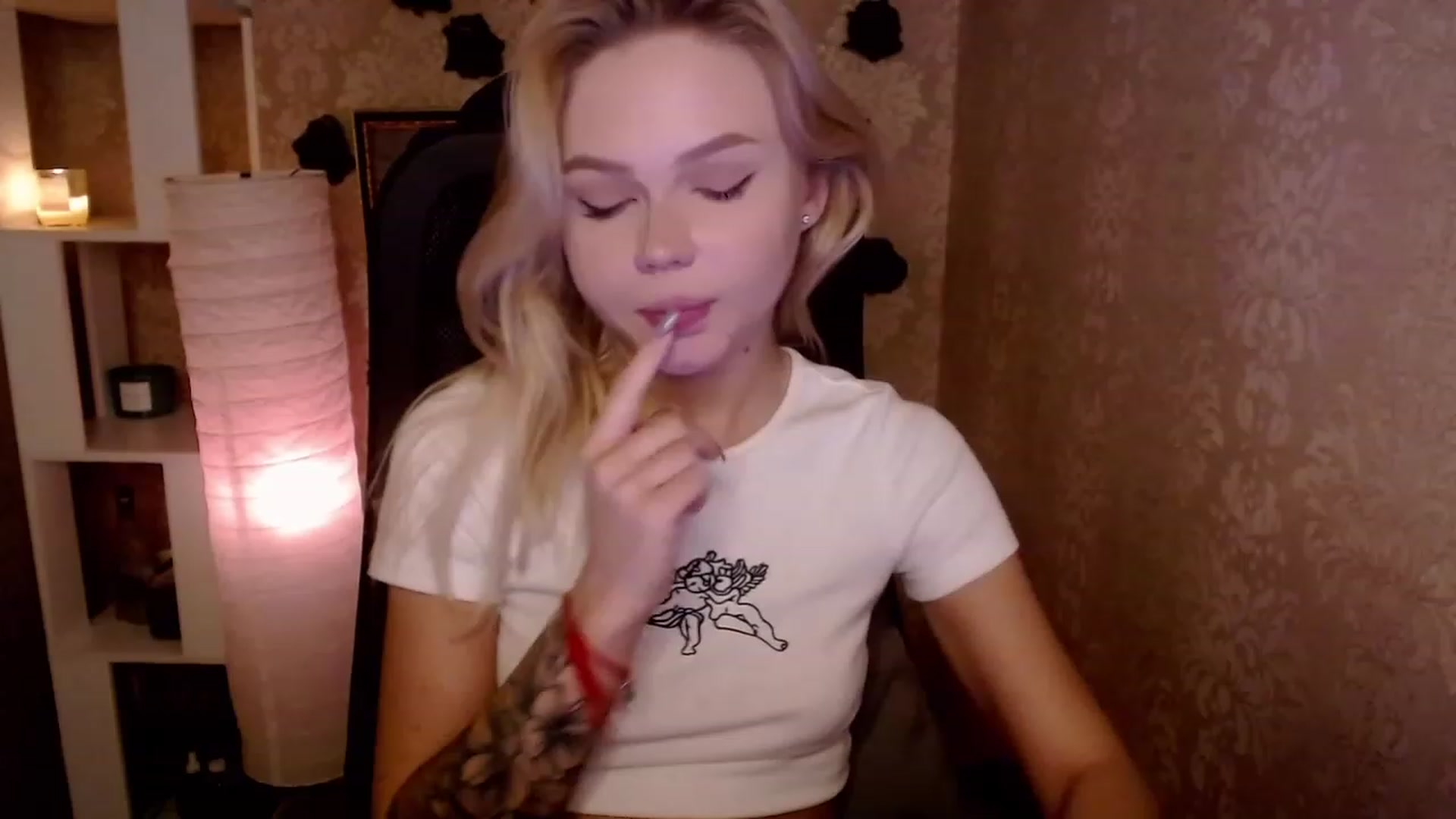 Gallery image thumbnail from CuteLilli_'s myfreecams stream on, 11/21/2022, 06:59 image 10 of 20