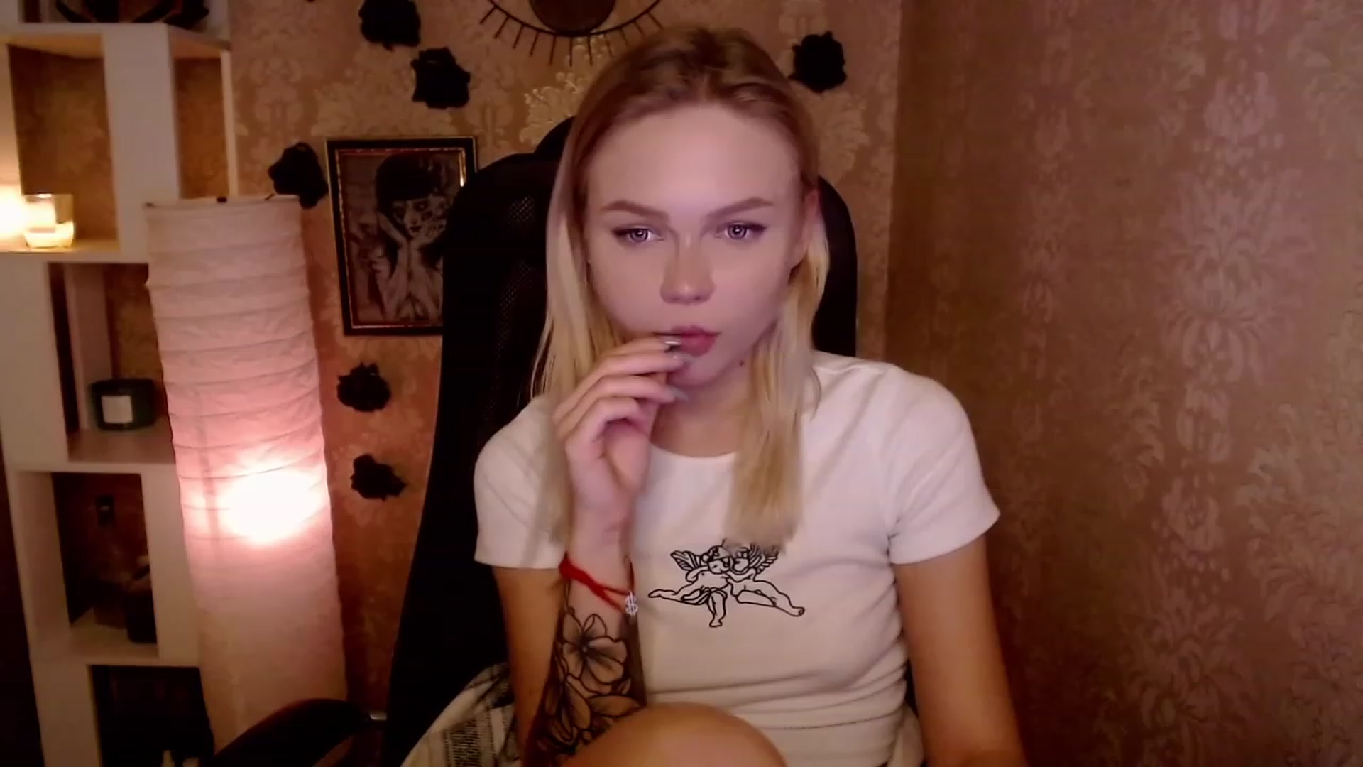 Gallery image thumbnail from CuteLilli_'s myfreecams stream on, 11/21/2022, 08:00 image 10 of 20
