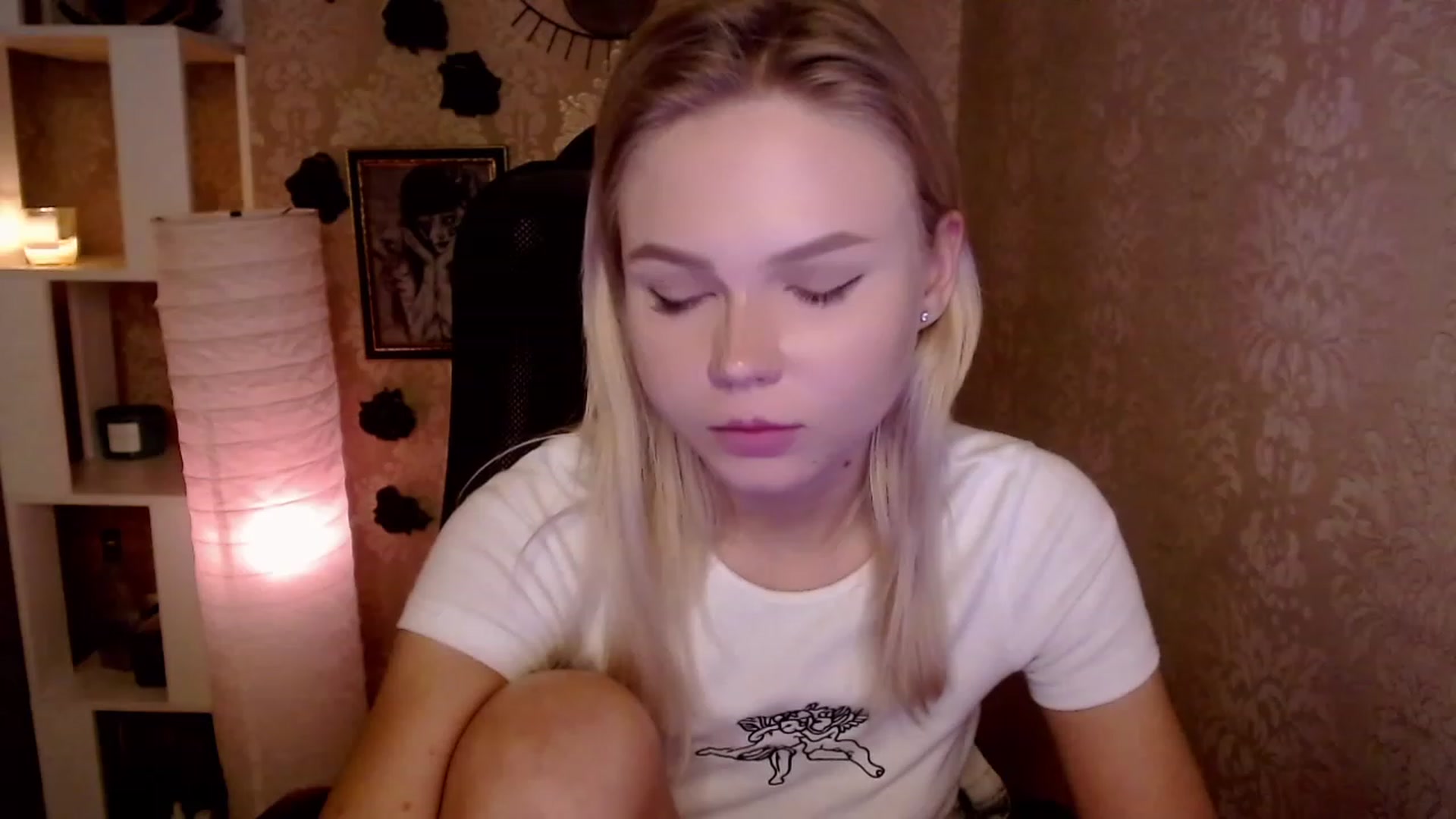 Gallery image thumbnail from CuteLilli_'s myfreecams stream on, 11/21/2022, 08:00 image 3 of 20