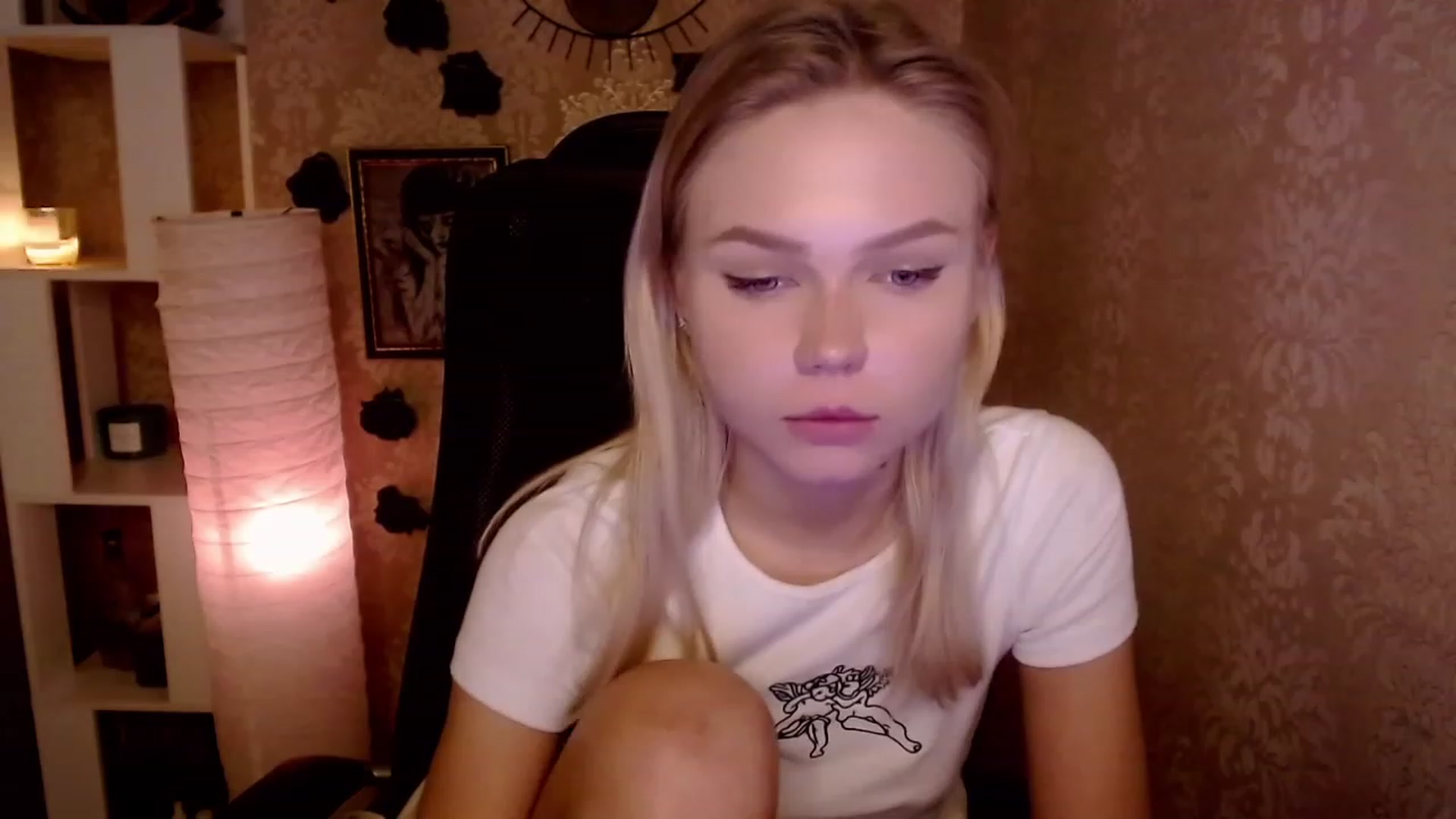 Gallery image thumbnail from CuteLilli_'s myfreecams stream on, 11/21/2022, 08:00 image 16 of 20