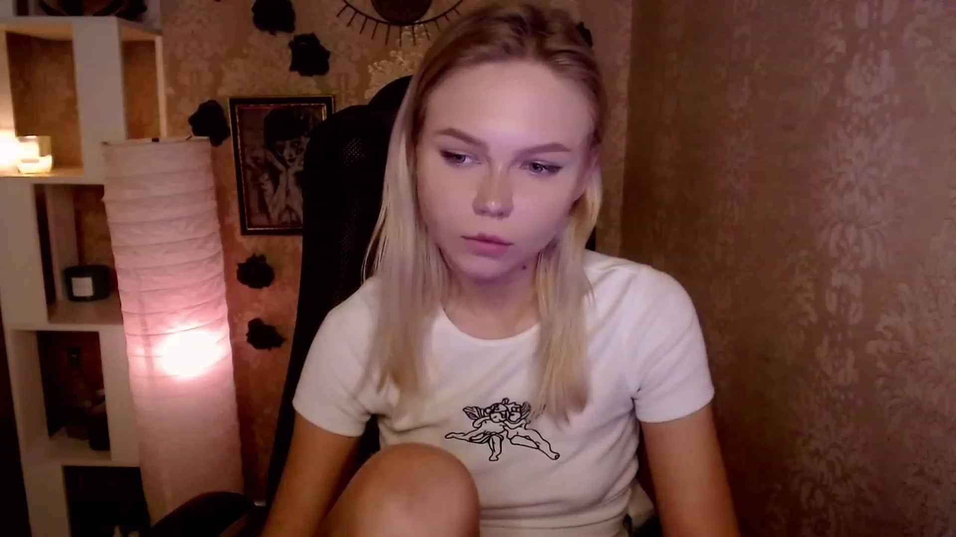 Gallery image thumbnail from CuteLilli_'s myfreecams stream on, 11/21/2022, 08:00 image 6 of 20