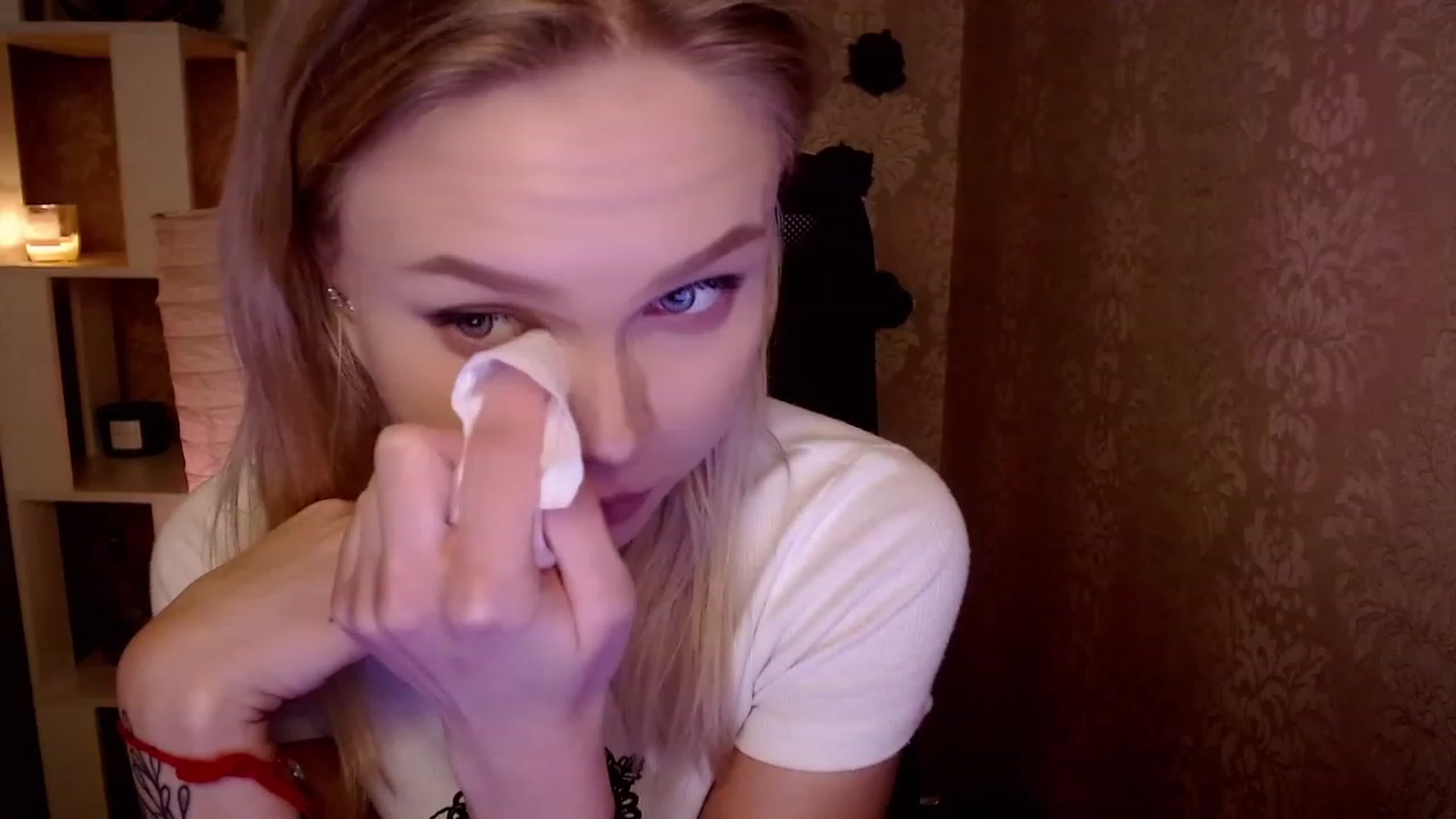 Gallery image thumbnail from CuteLilli_'s myfreecams stream on, 11/21/2022, 08:00 image 18 of 20