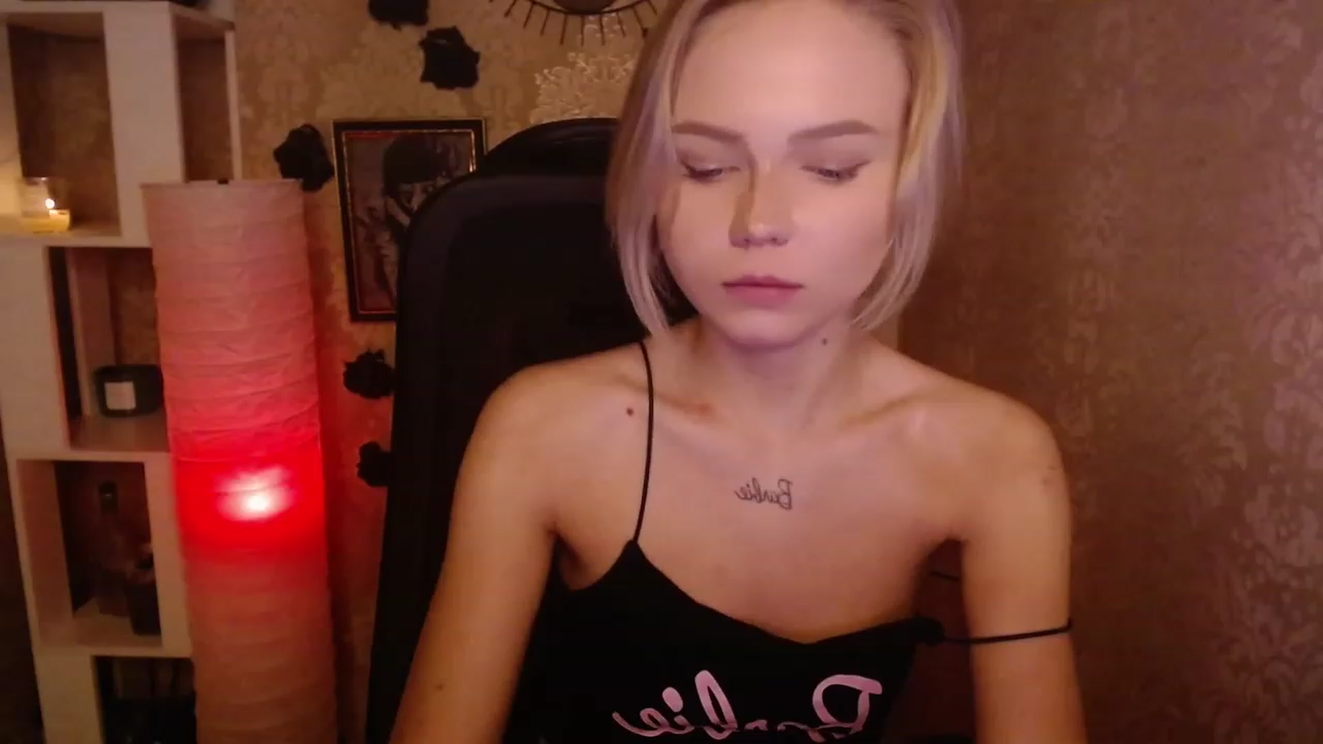 Gallery image thumbnail from CuteLilli_'s myfreecams stream on, 11/25/2022, 05:21 image 17 of 20