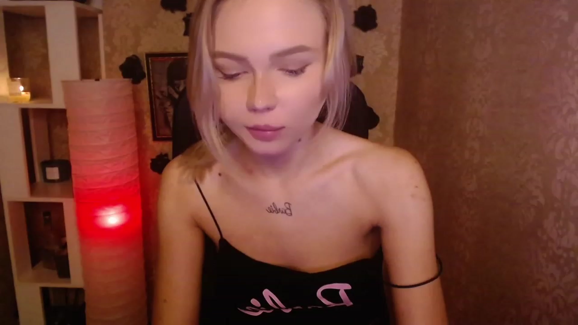 Gallery image thumbnail from CuteLilli_'s myfreecams stream on, 11/25/2022, 05:21 image 16 of 20