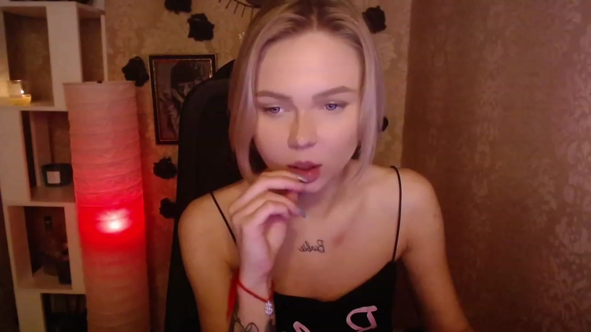 Gallery image thumbnail from CuteLilli_'s myfreecams stream on, 11/25/2022, 05:21 image 20 of 20