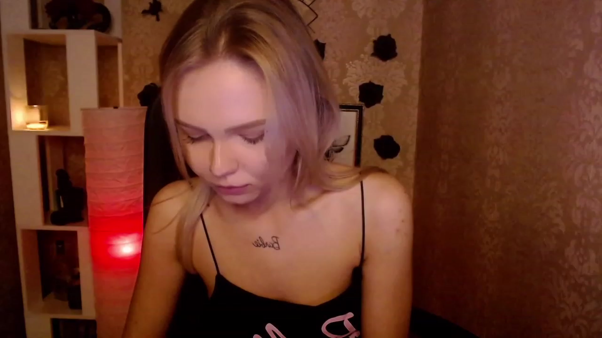 Gallery image thumbnail from CuteLilli_'s myfreecams stream on, 11/25/2022, 08:32 image 14 of 20