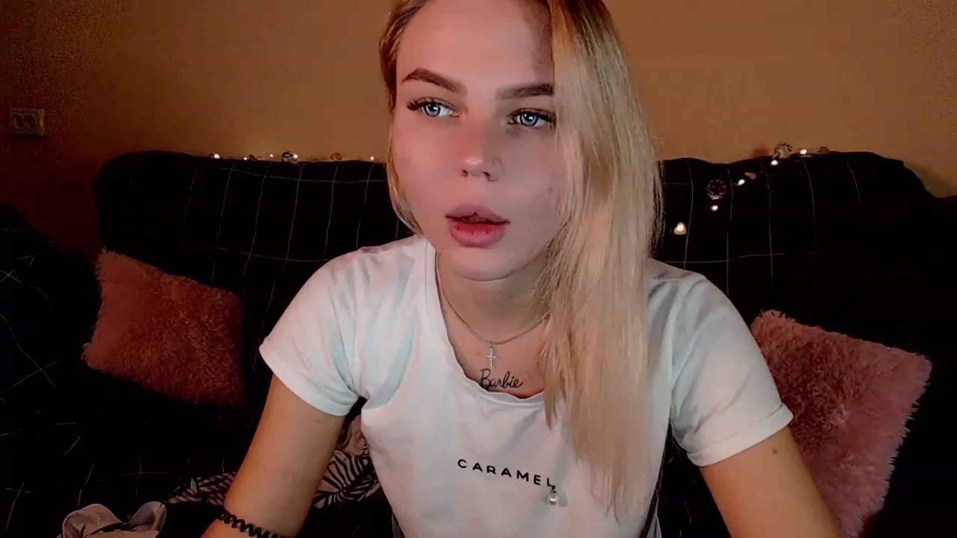 Gallery image thumbnail from CuteLilli_'s myfreecams stream on, 12/24/2022, 15:25 image 10 of 20