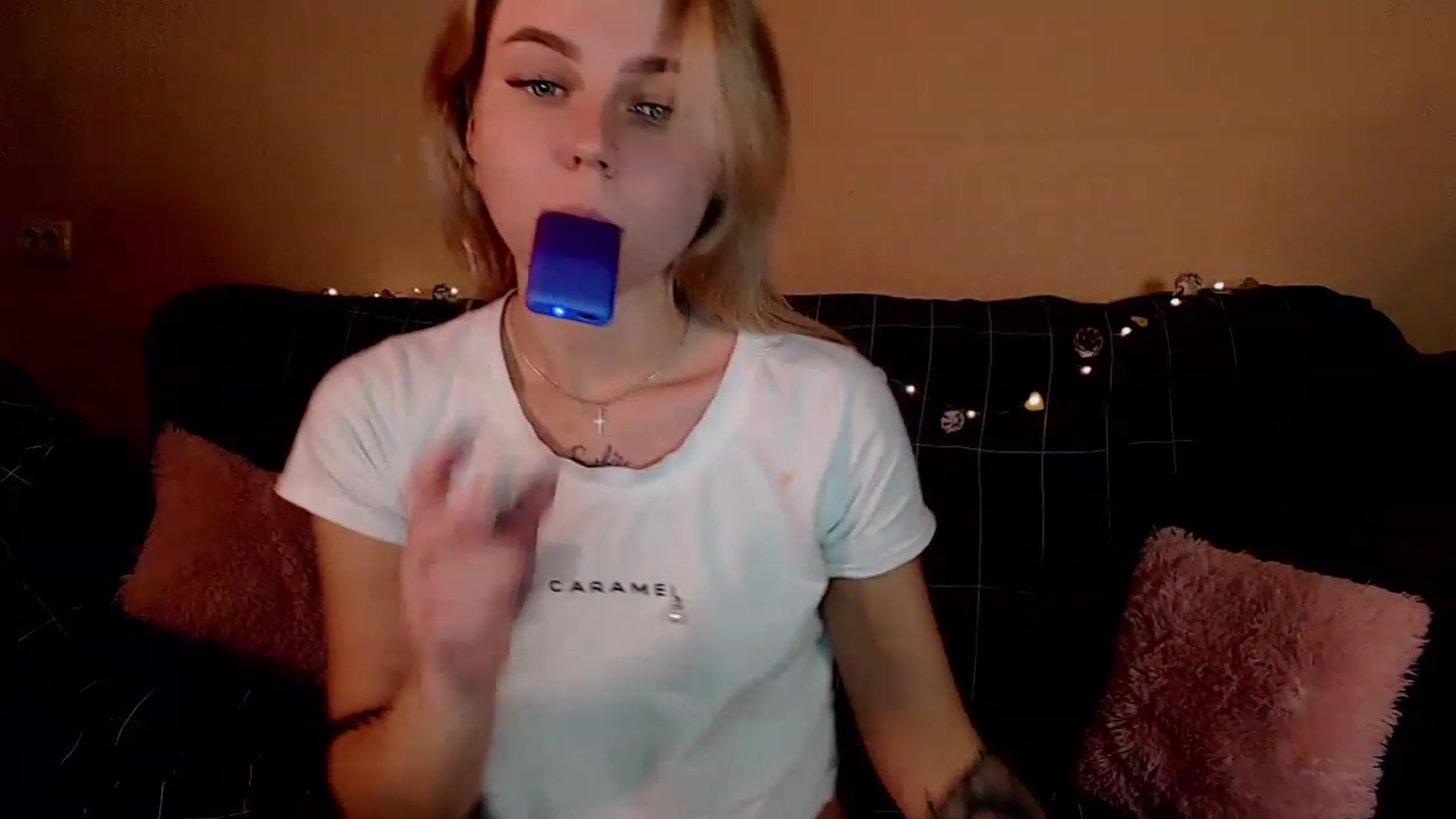 Gallery image thumbnail from CuteLilli_'s myfreecams stream on, 12/24/2022, 15:25 image 2 of 20