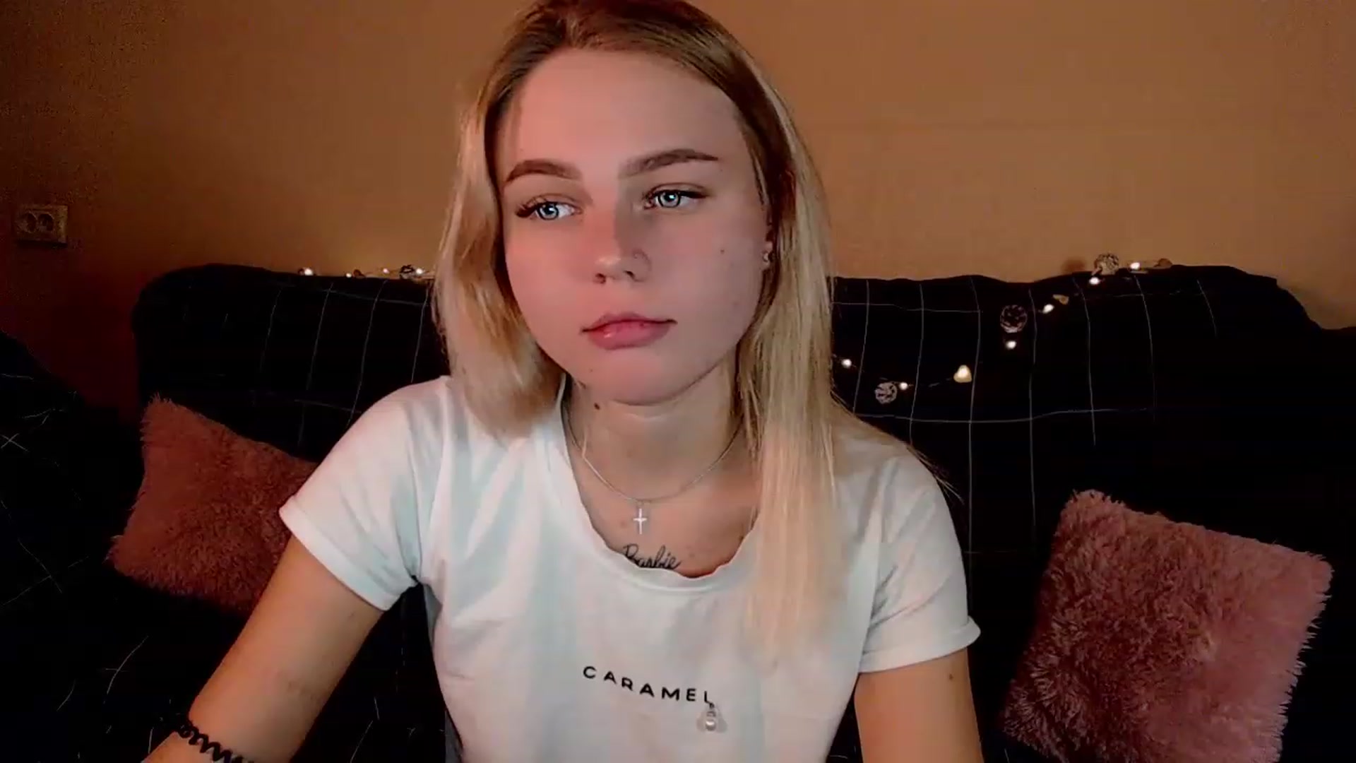 Gallery image thumbnail from CuteLilli_'s myfreecams stream on, 12/24/2022, 15:25 image 3 of 20
